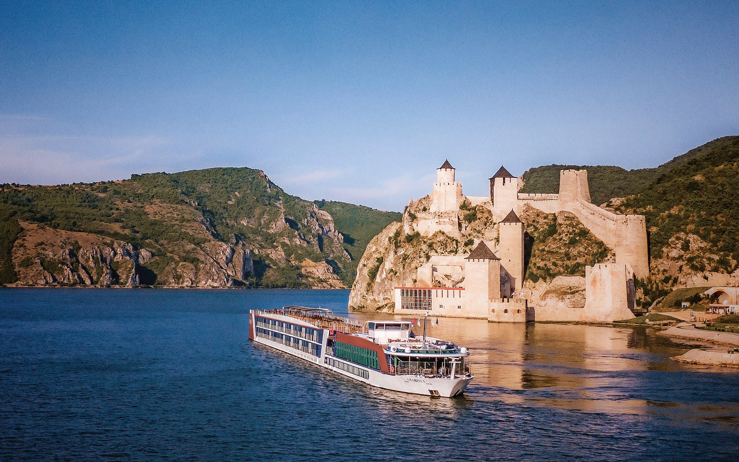 AmaBella sailing past Golubac Fortress
