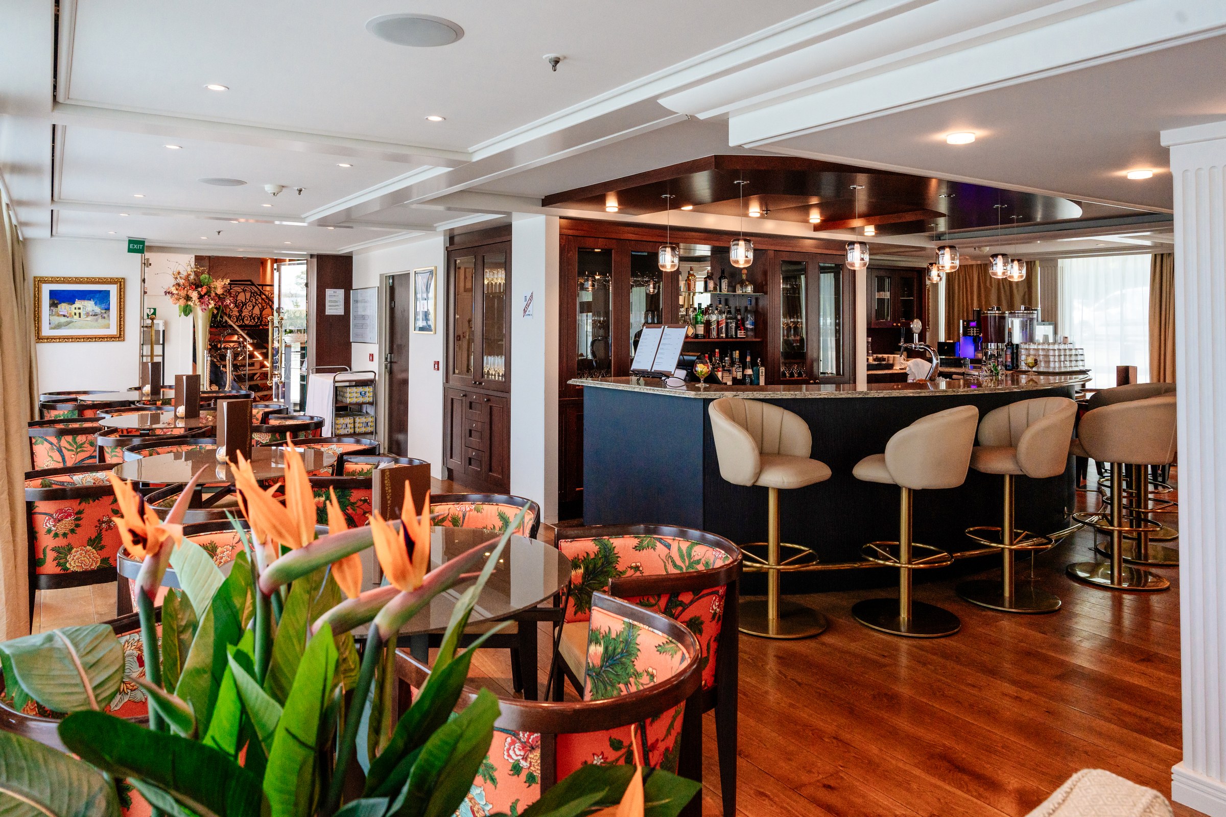 AmaCello bar and lounge