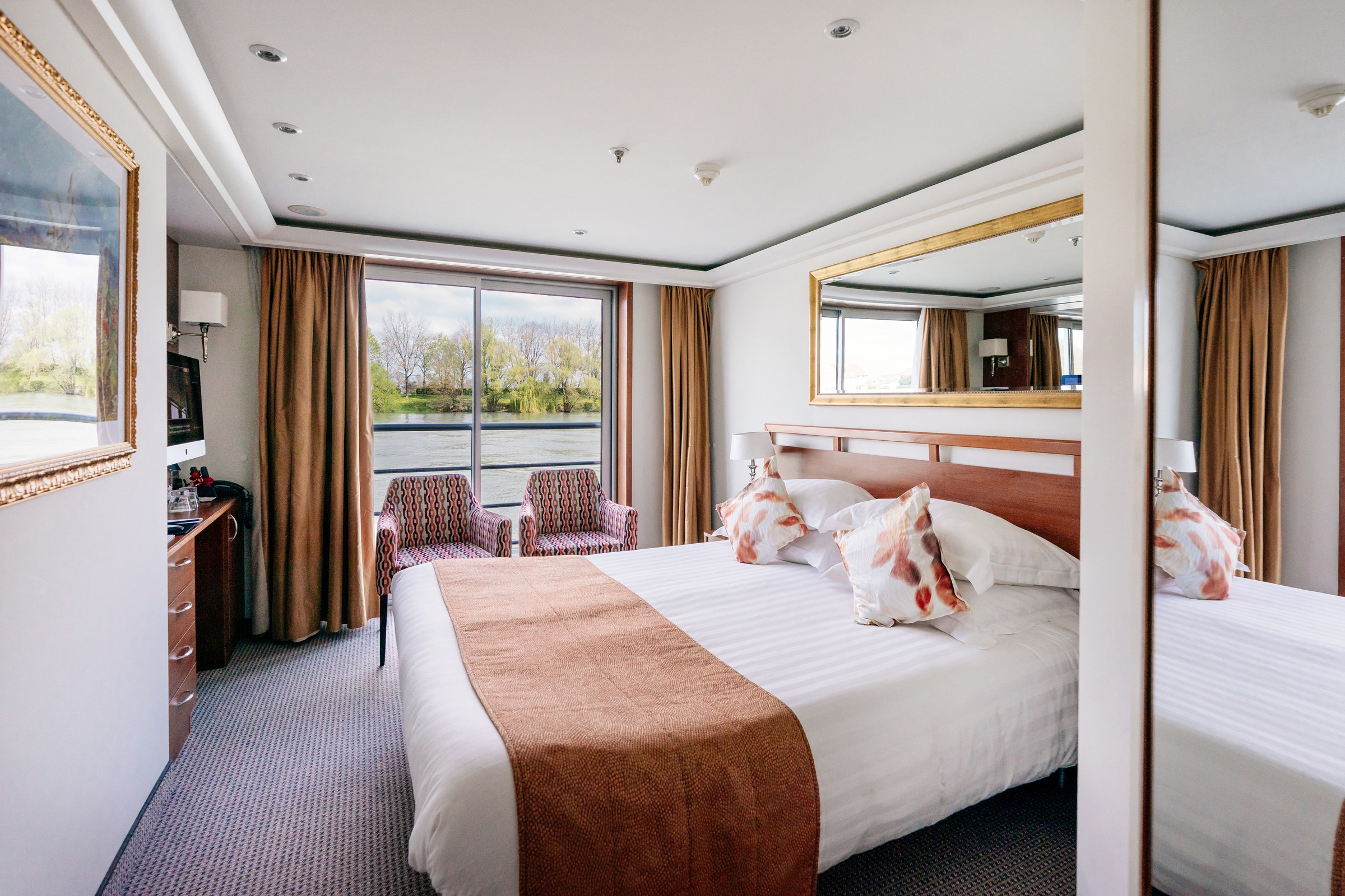 AmaCello Category B stateroom with river view