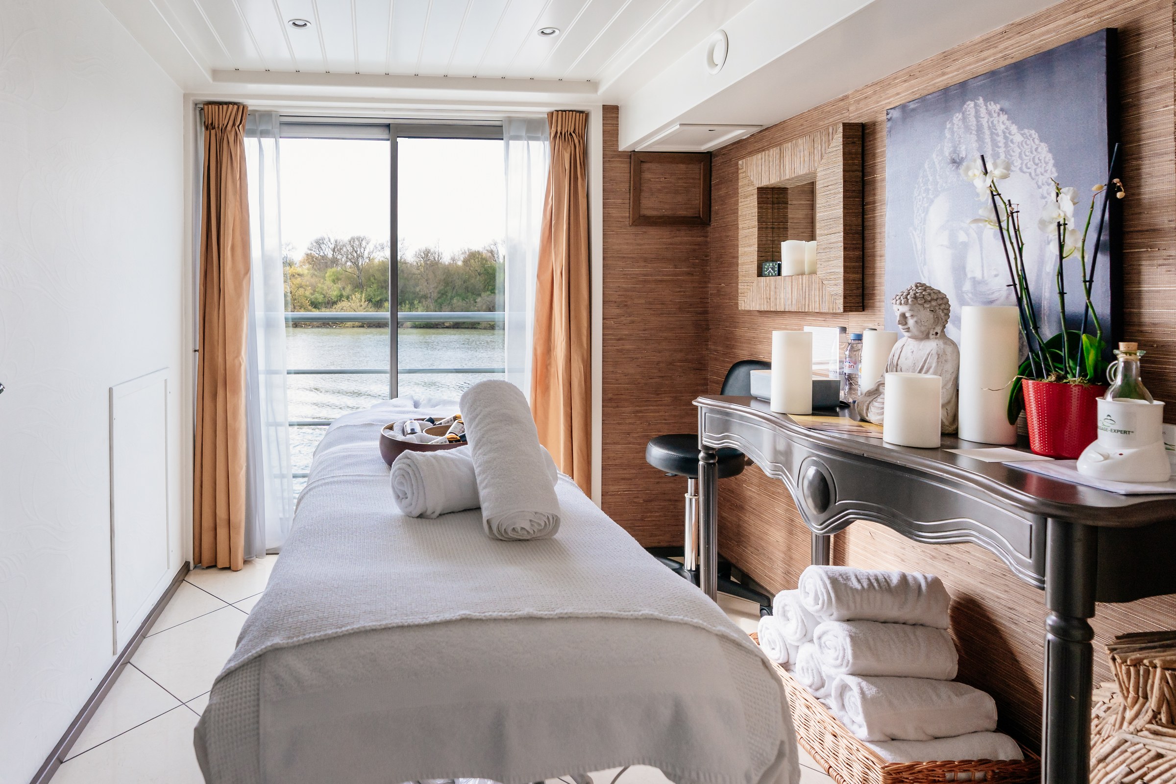 AmaCello spa treatment room