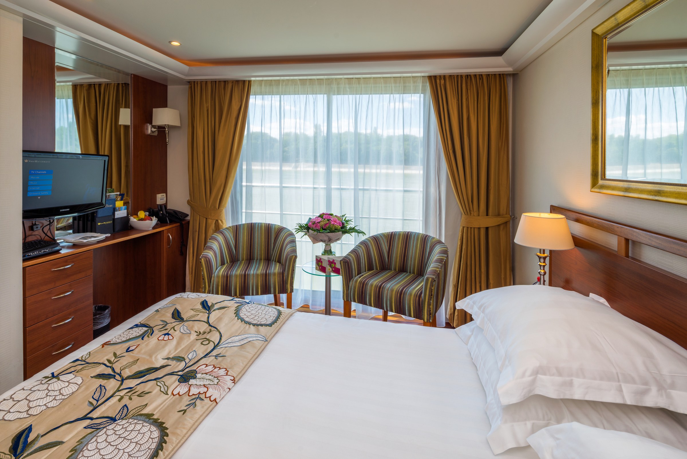 AmaDante Category A stateroom
