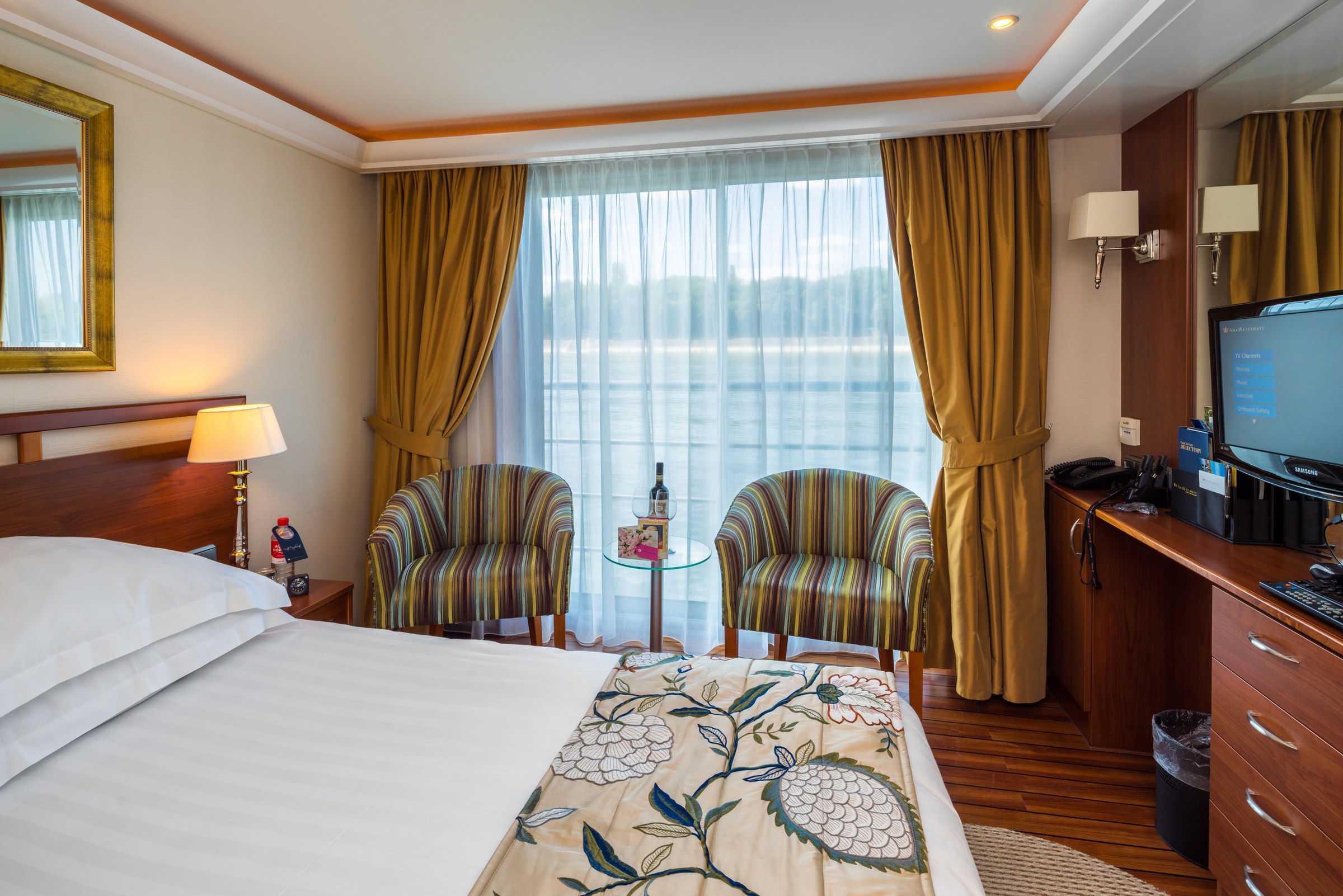 AmaDante Category B stateroom