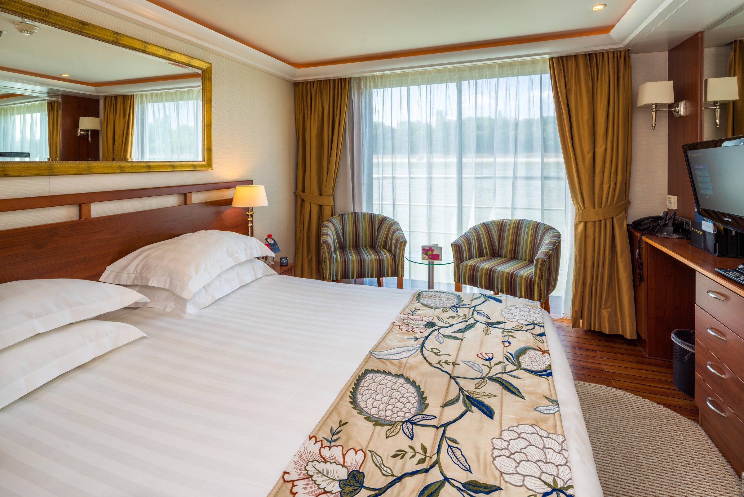 AmaDante Category C stateroom