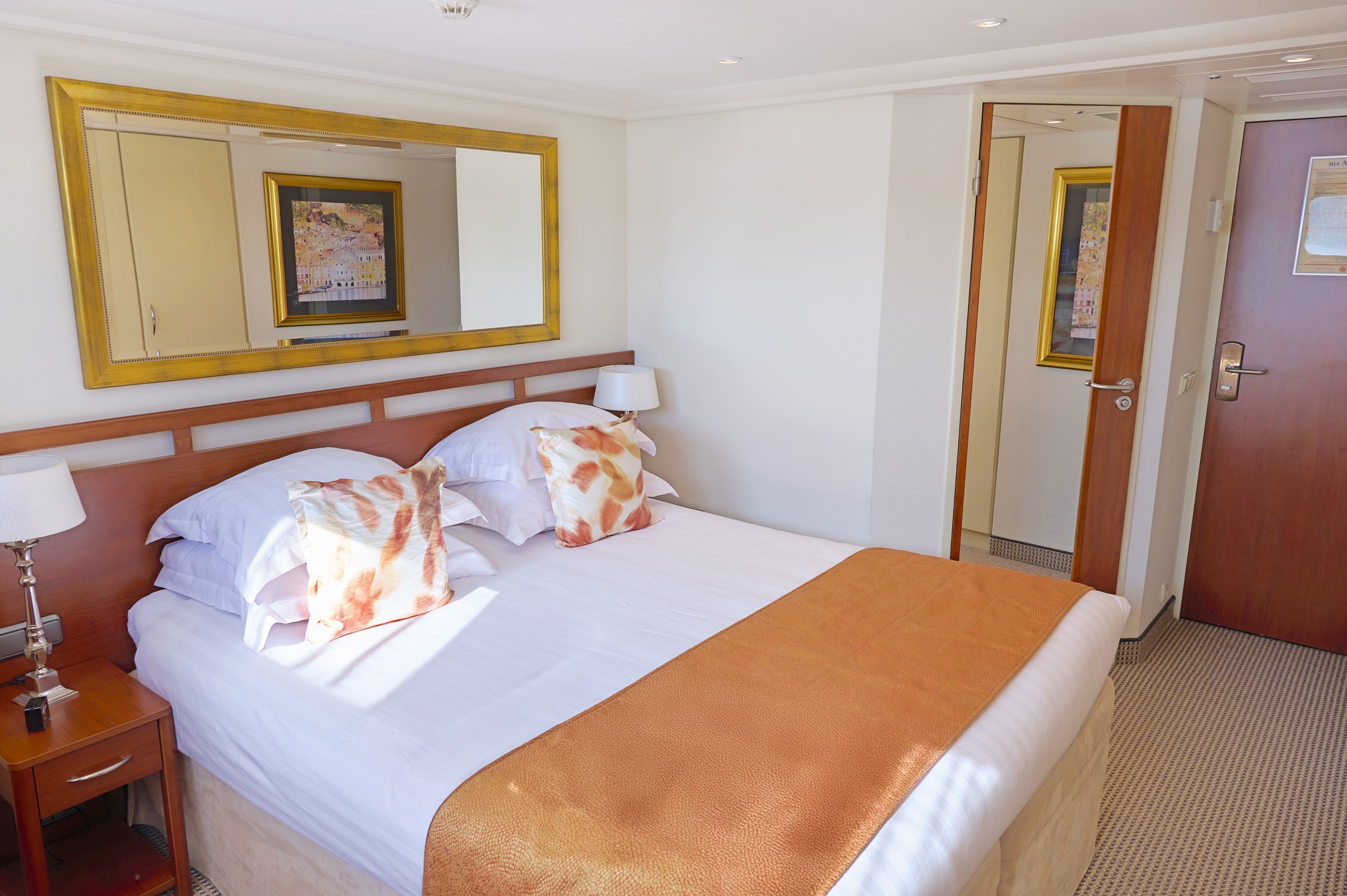 AmaDolce Category E fixed-window stateroom