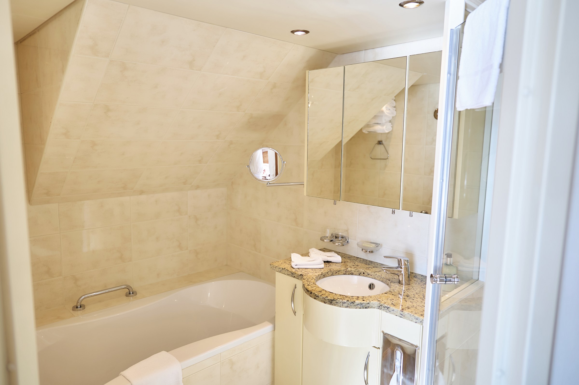 AmaDolce suite bathroom