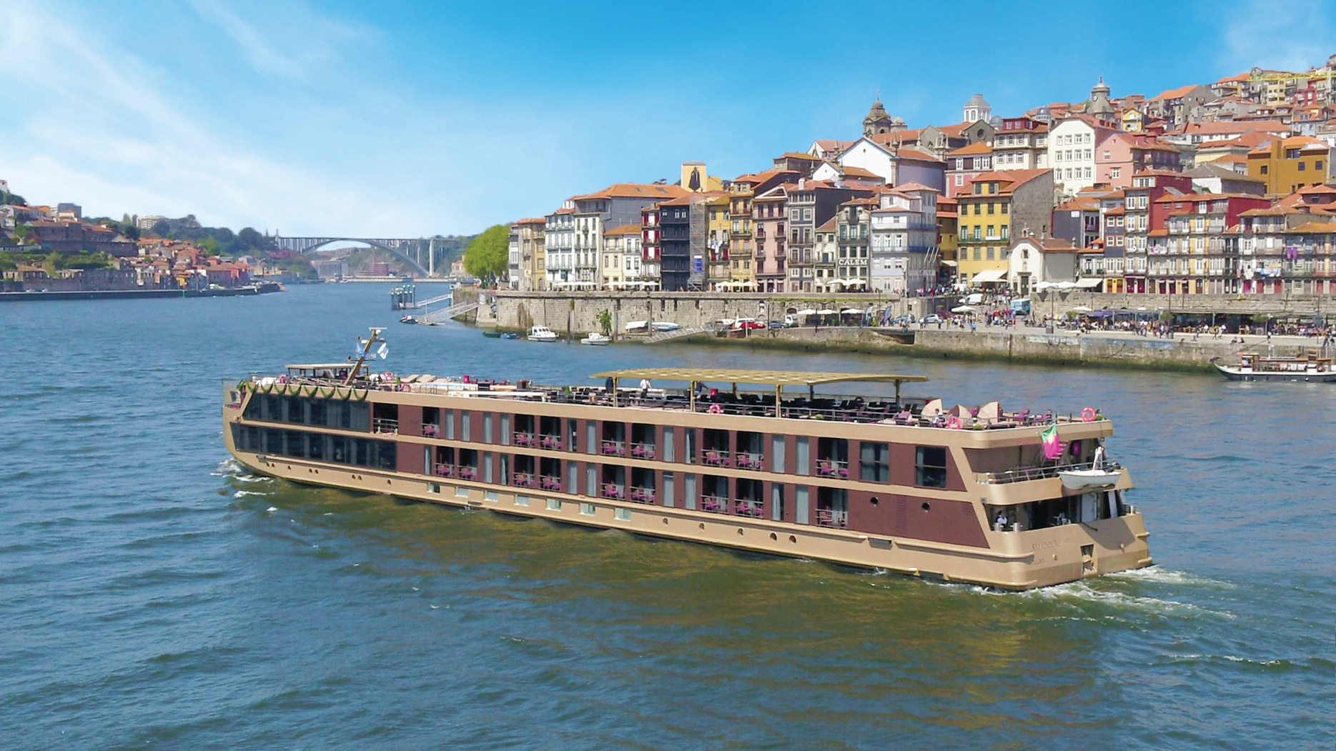 AmaDouro sailing past Porto