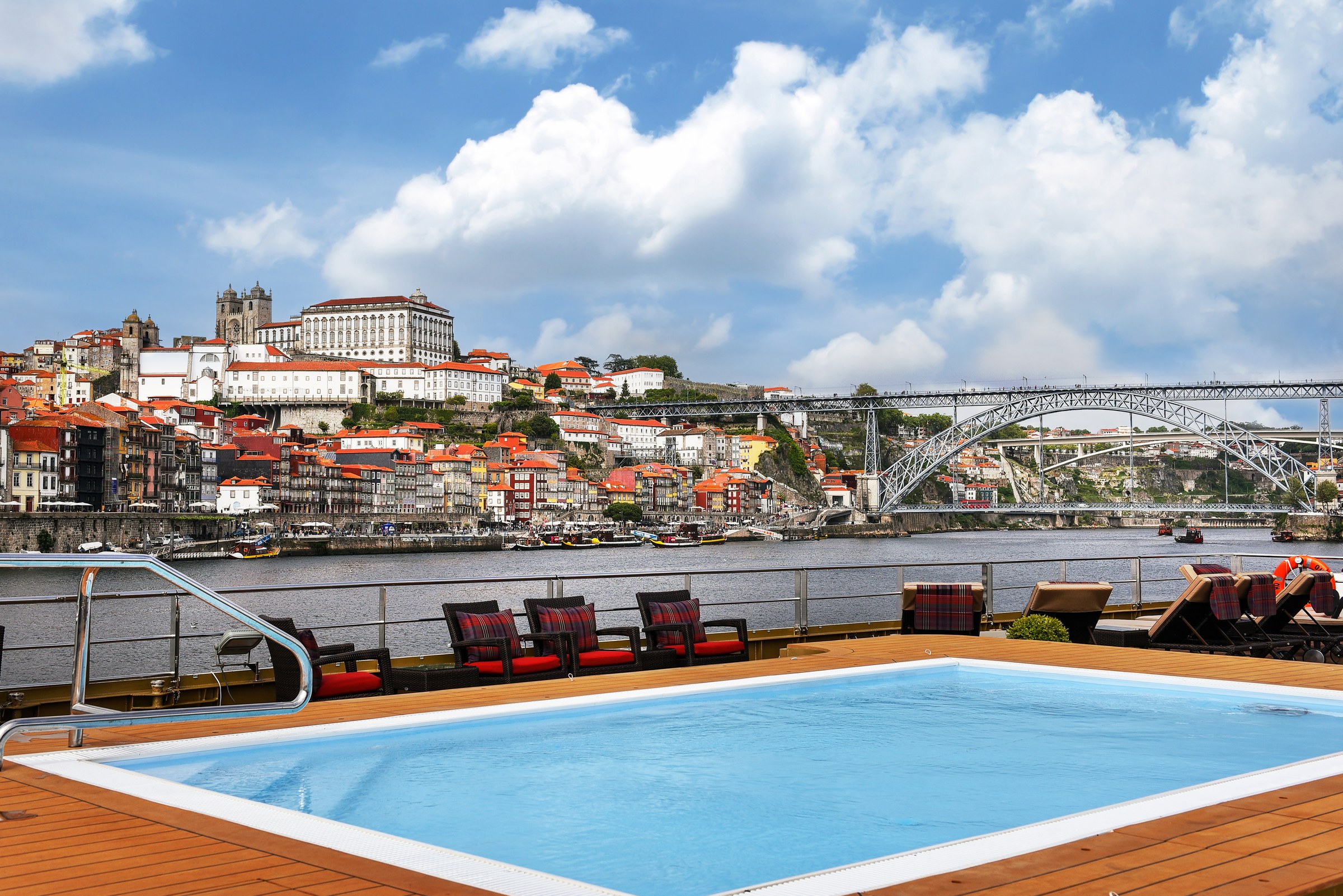 AmaDouro Sun Deck pool