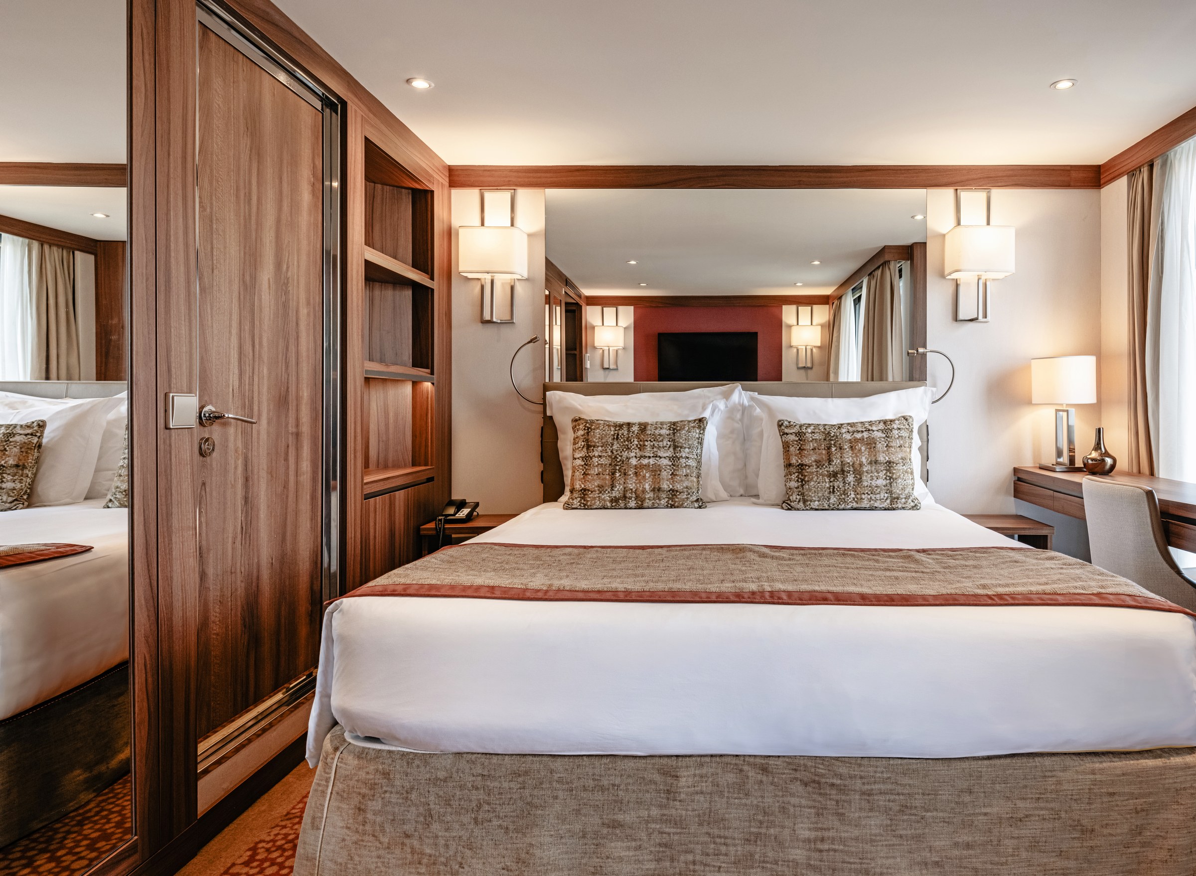 AmaDouro Category A/B stateroom