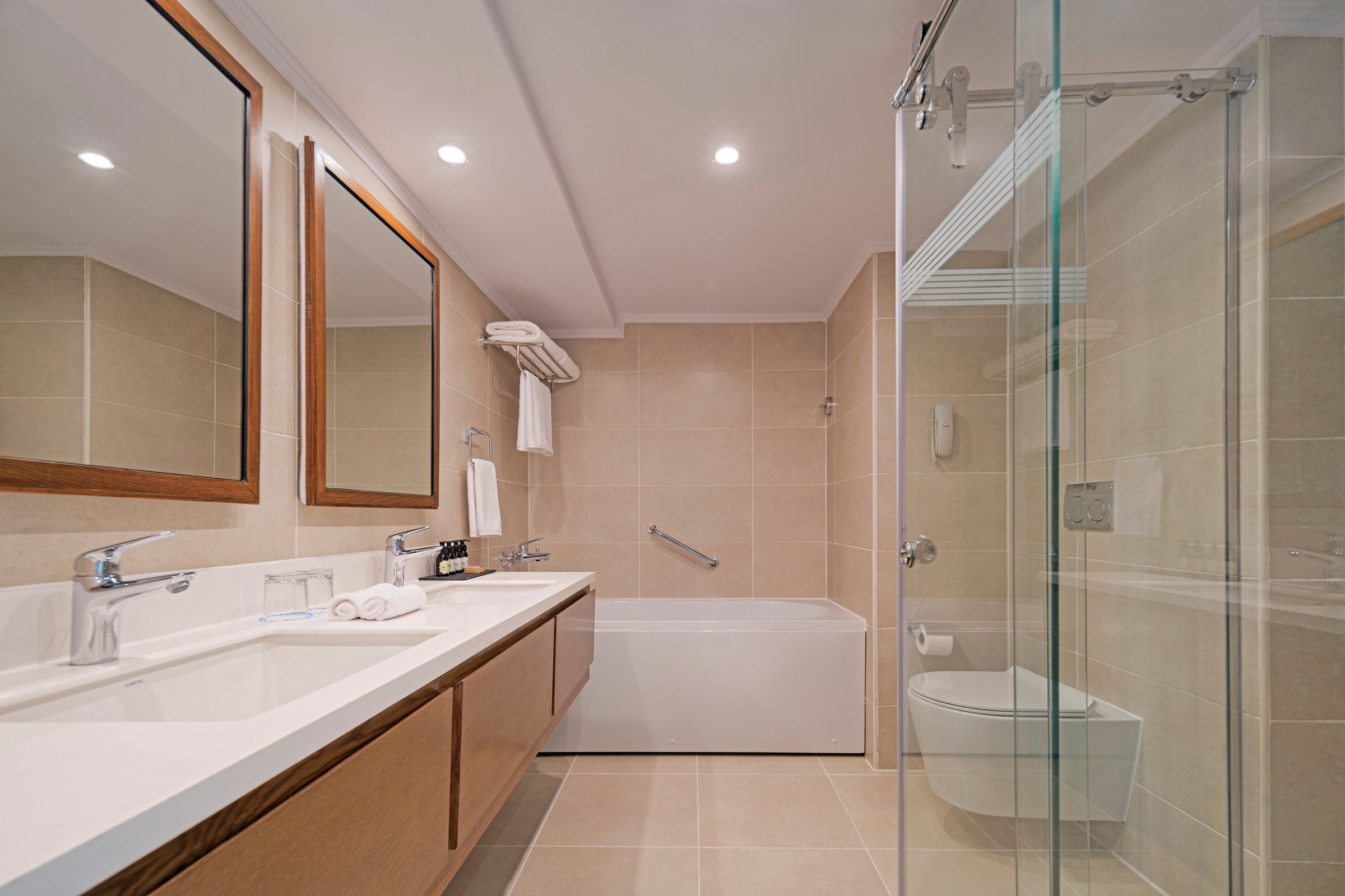 AmaLilia suite bathroom