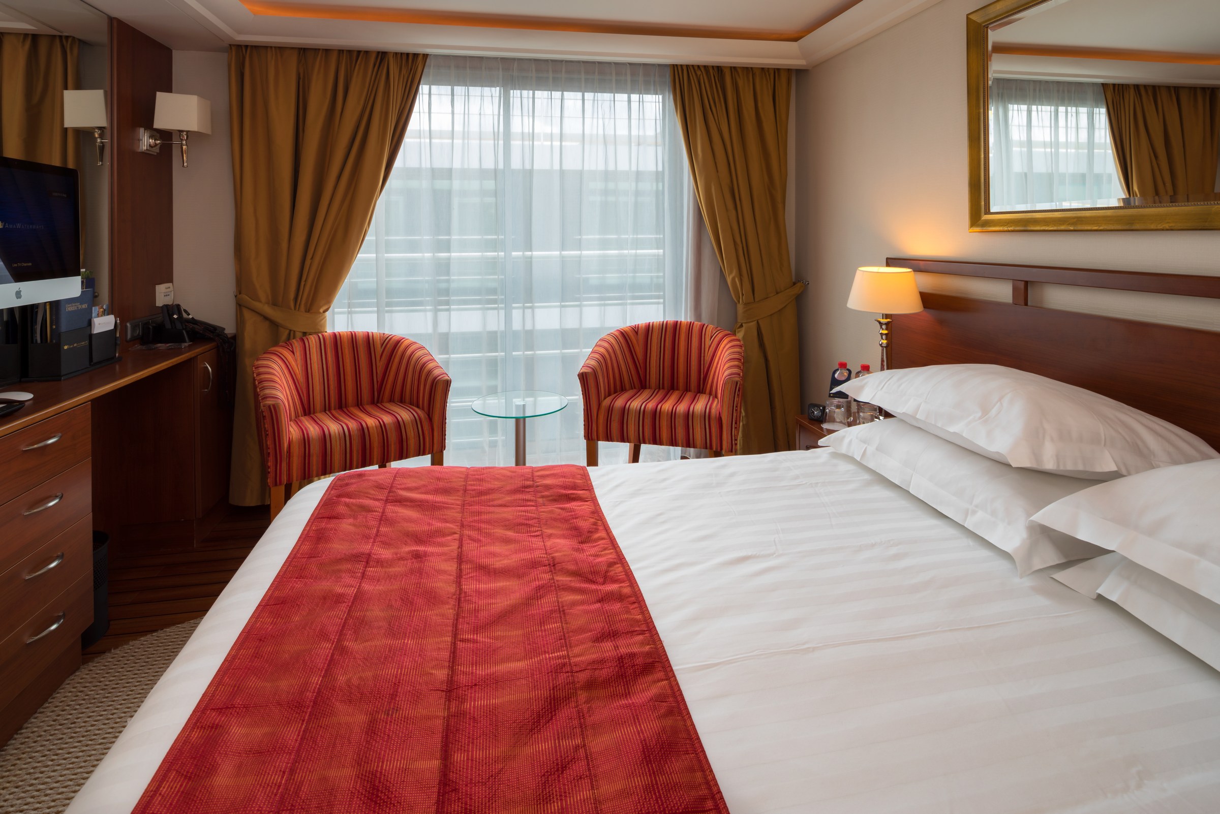 AmaLyra Category B stateroom