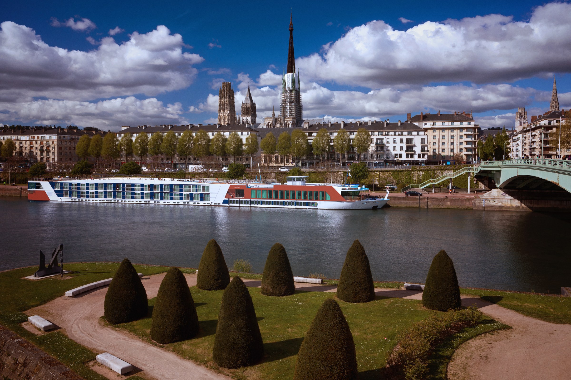 AmaLyra docked in Rouen