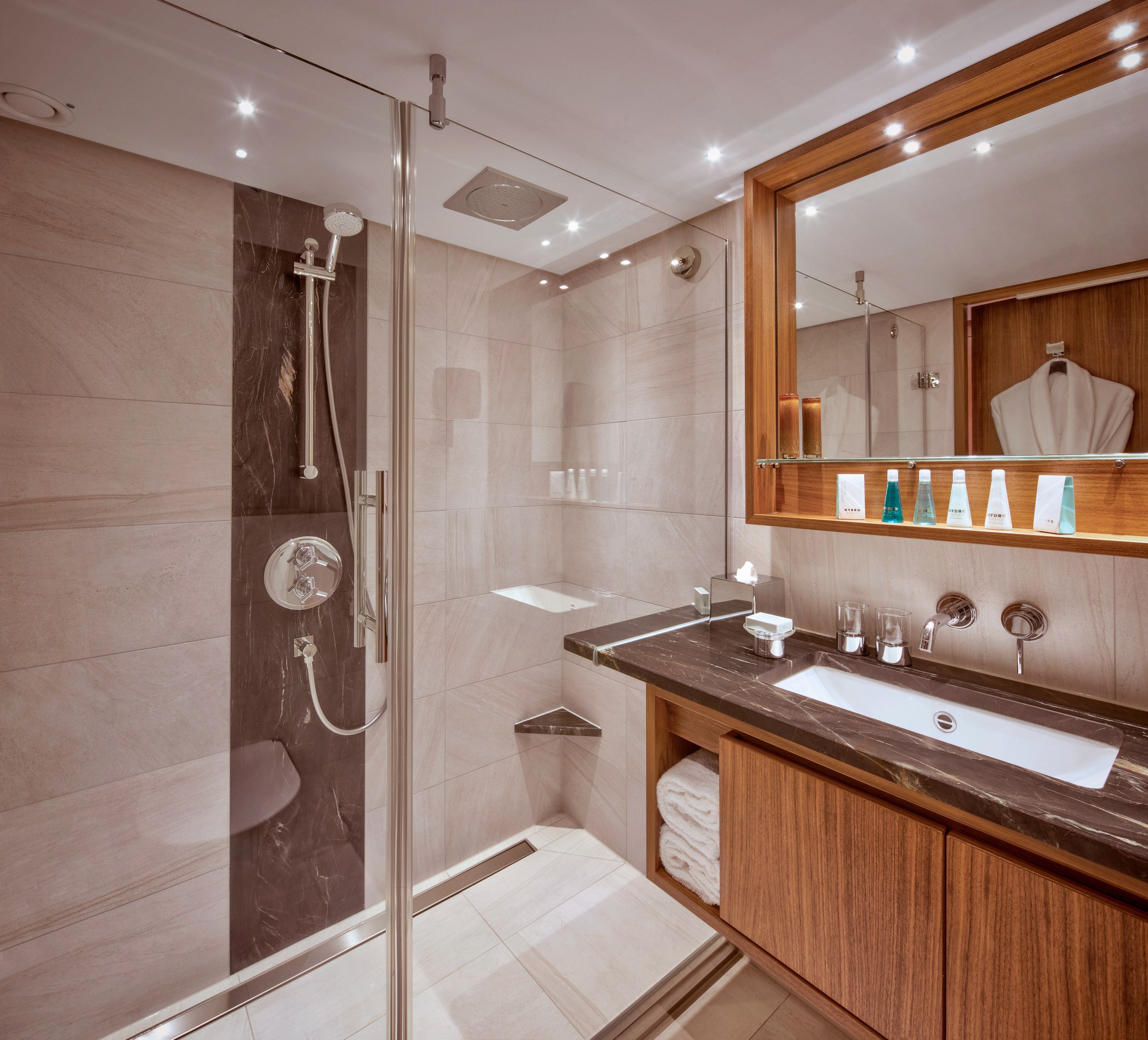 AmaMagna Category AA bathroom