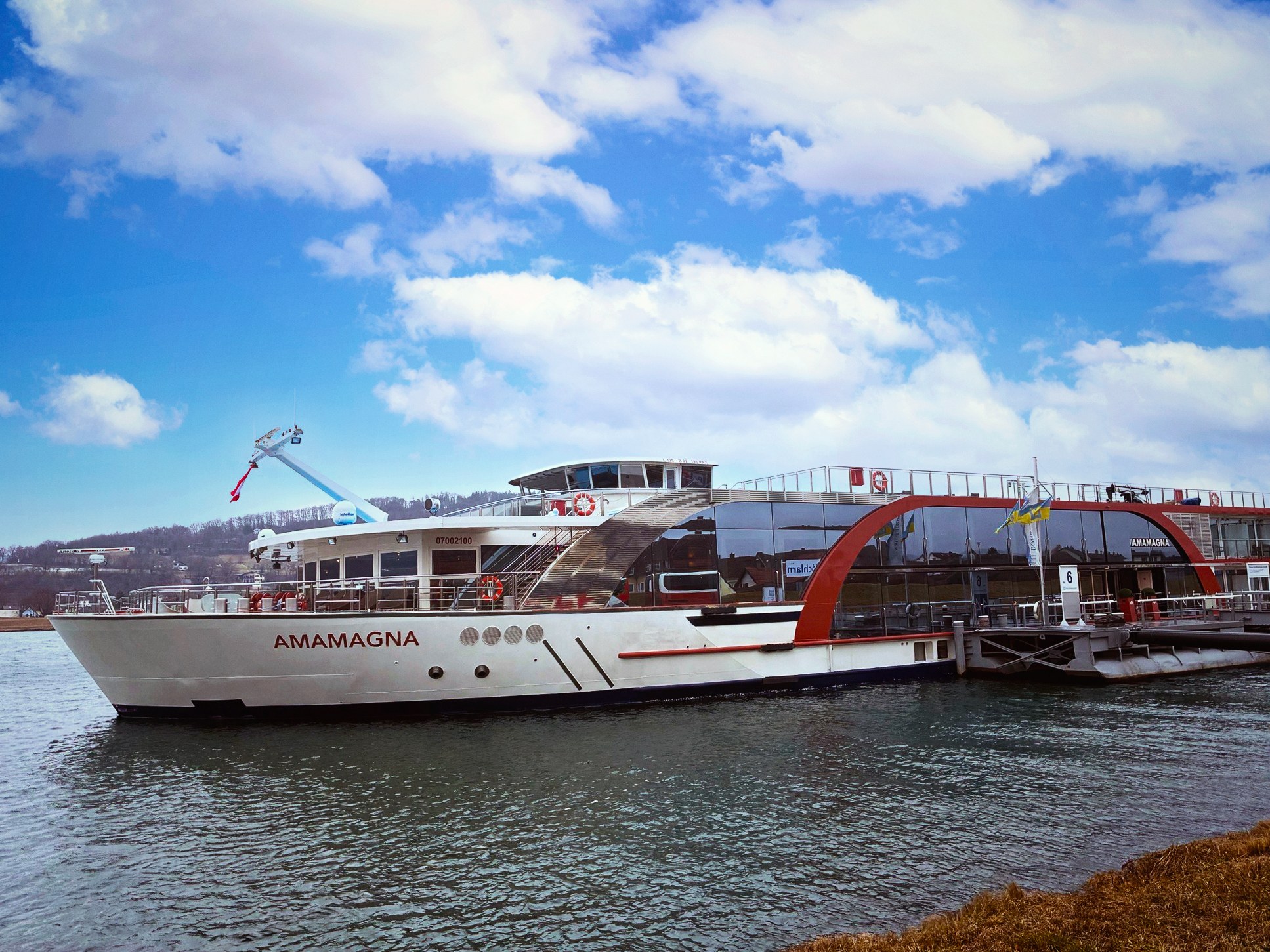 AmaMagna docked
