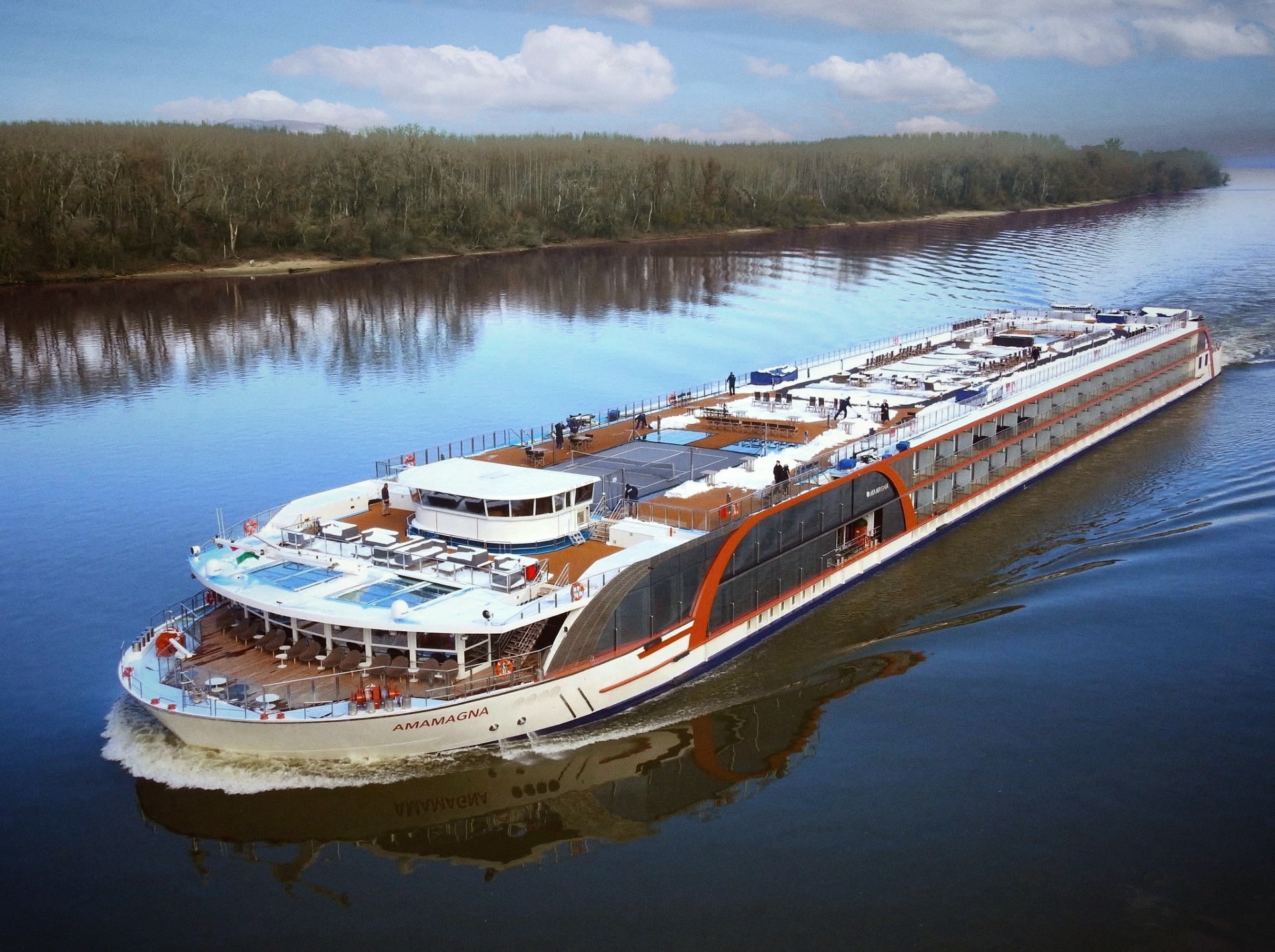 AmaMagna cruising