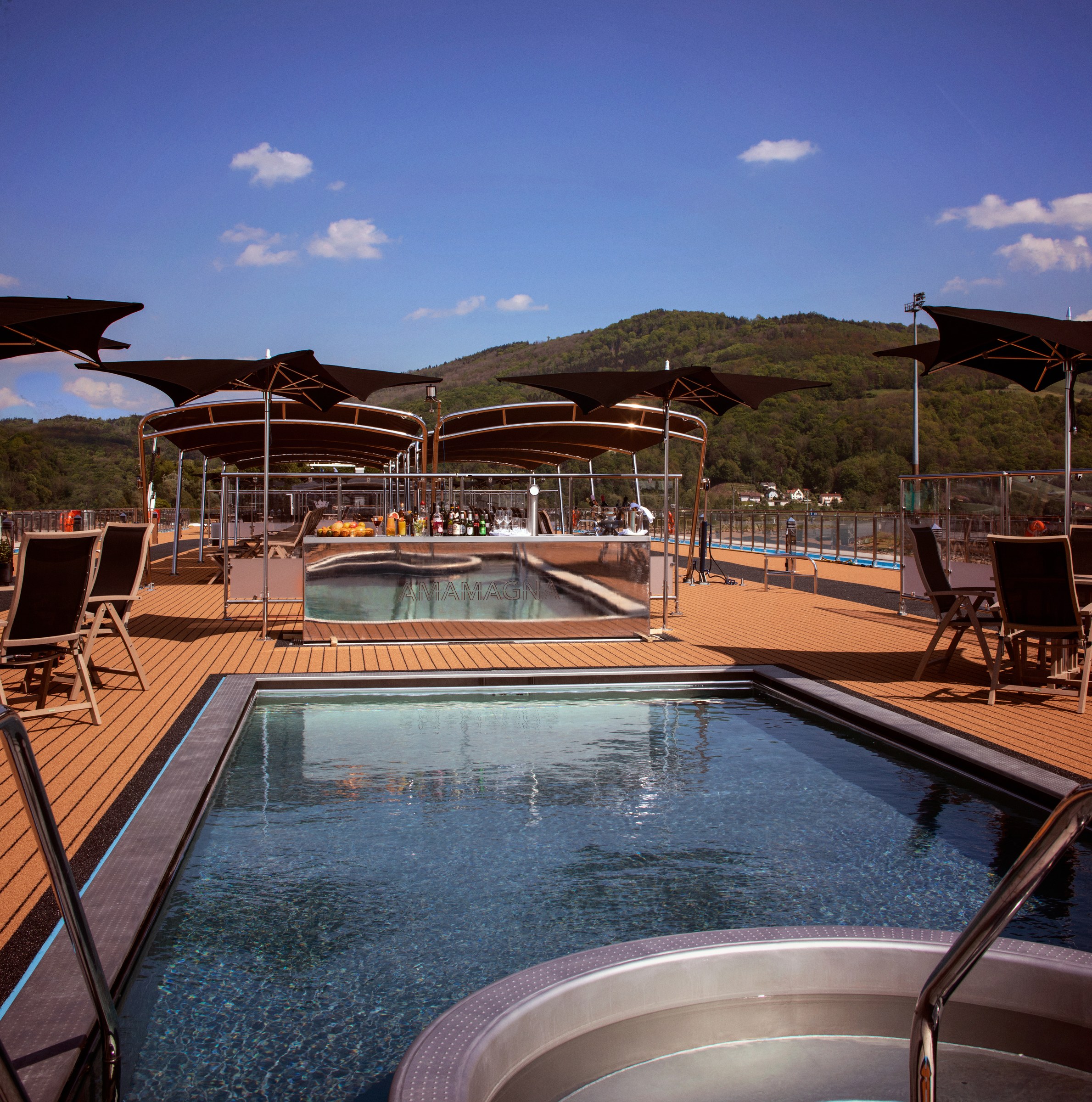 AmaMagna Sun Deck pool and whirlpool