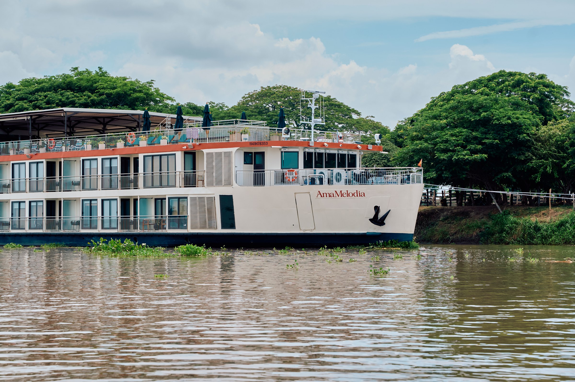 AmaMelodia moored on the Magdalena River