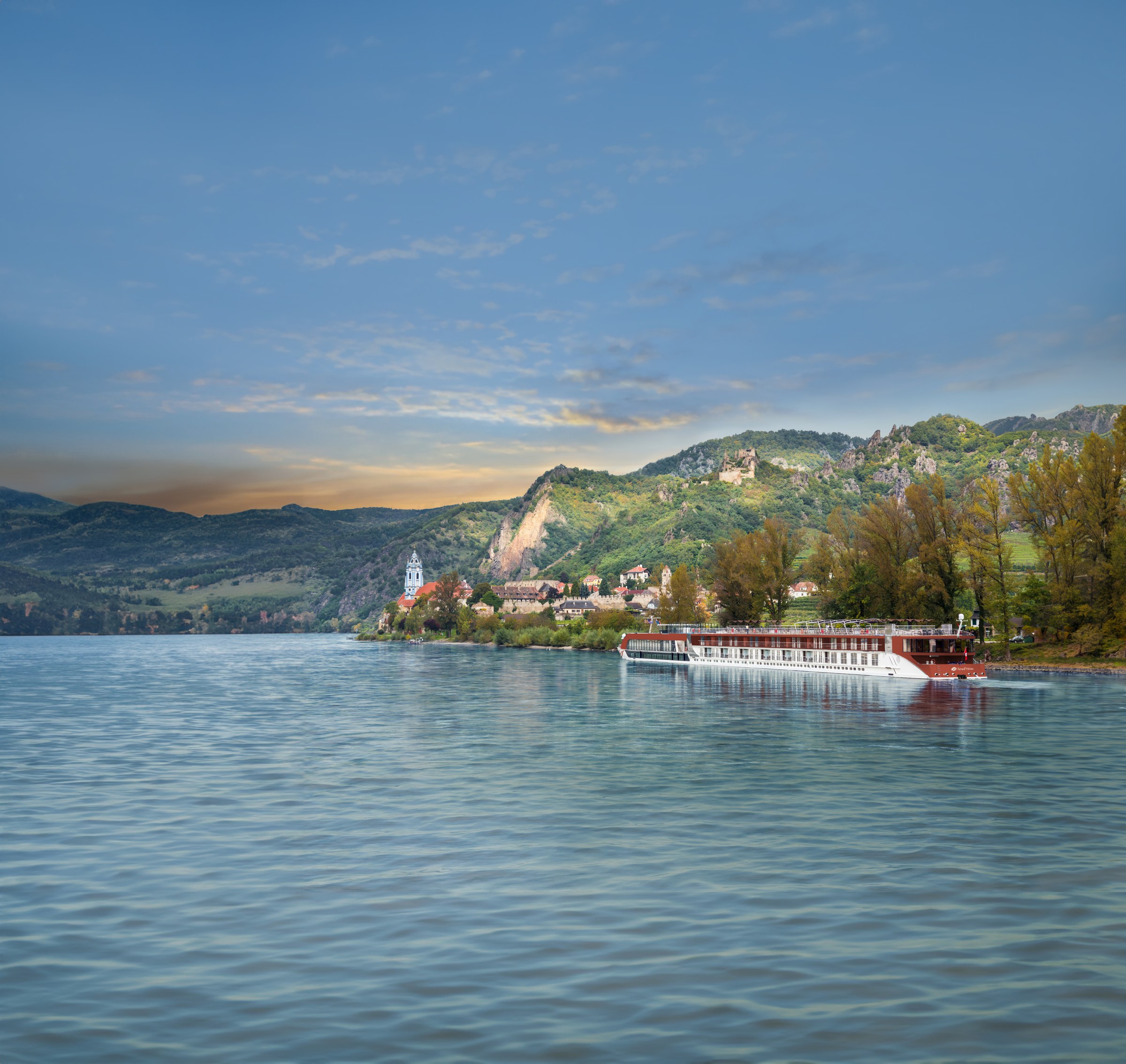 AmaPrima sailing near Dürnstein