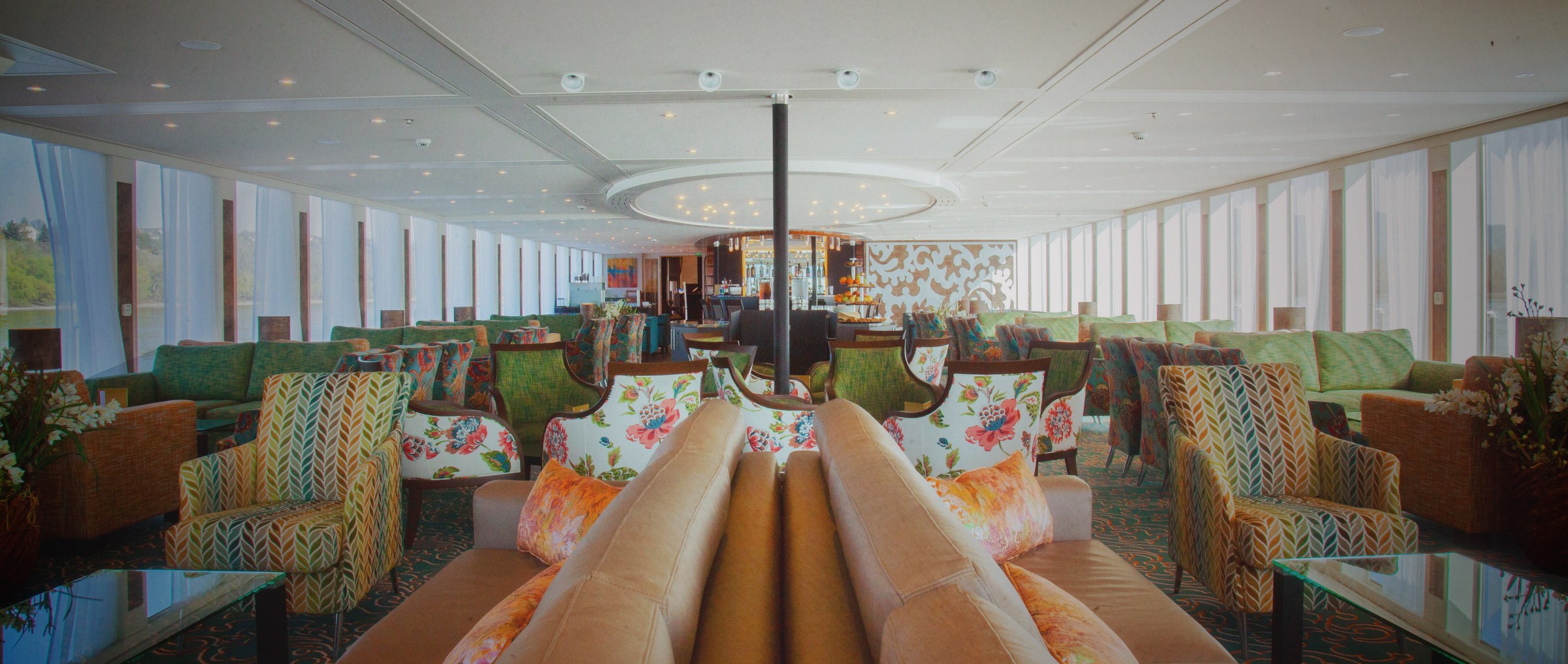 AmaReina main lounge