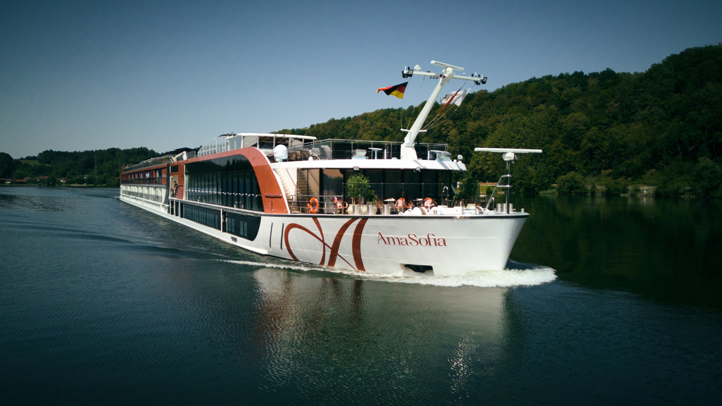 AmaSofia cruising, aerial