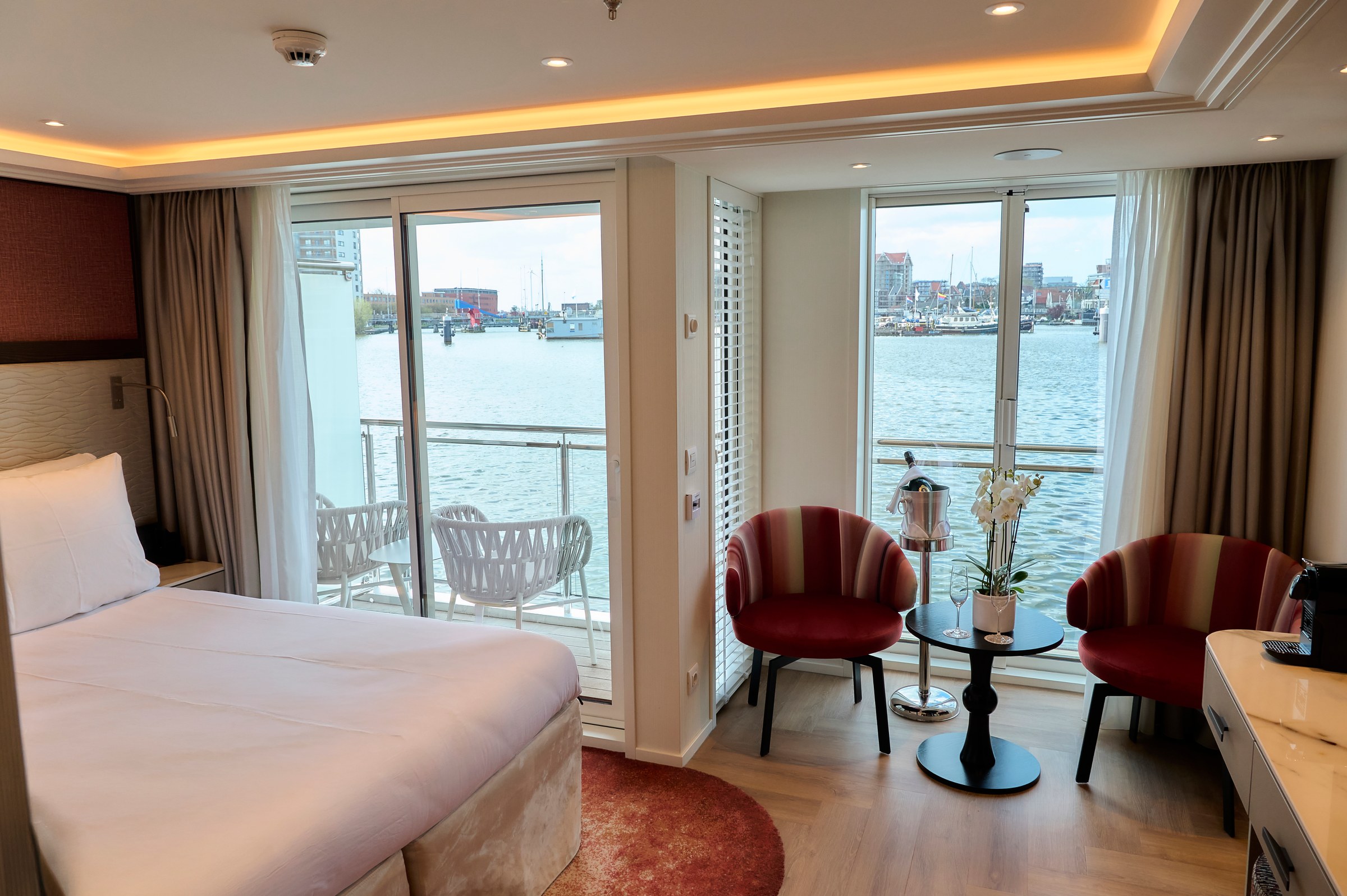 AmaSofia stateroom seating area