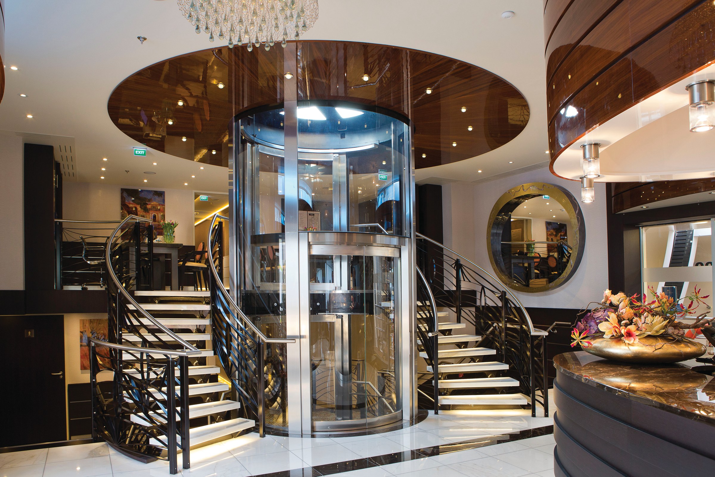 AmaSonata reception and elevator