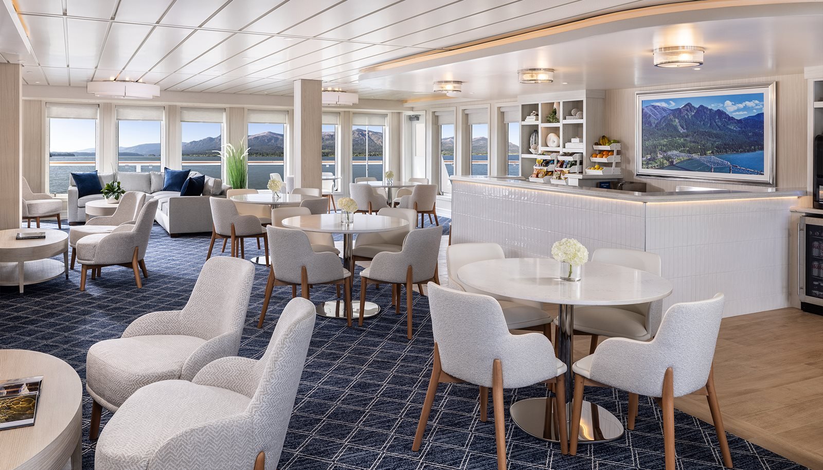 American Encore lounge