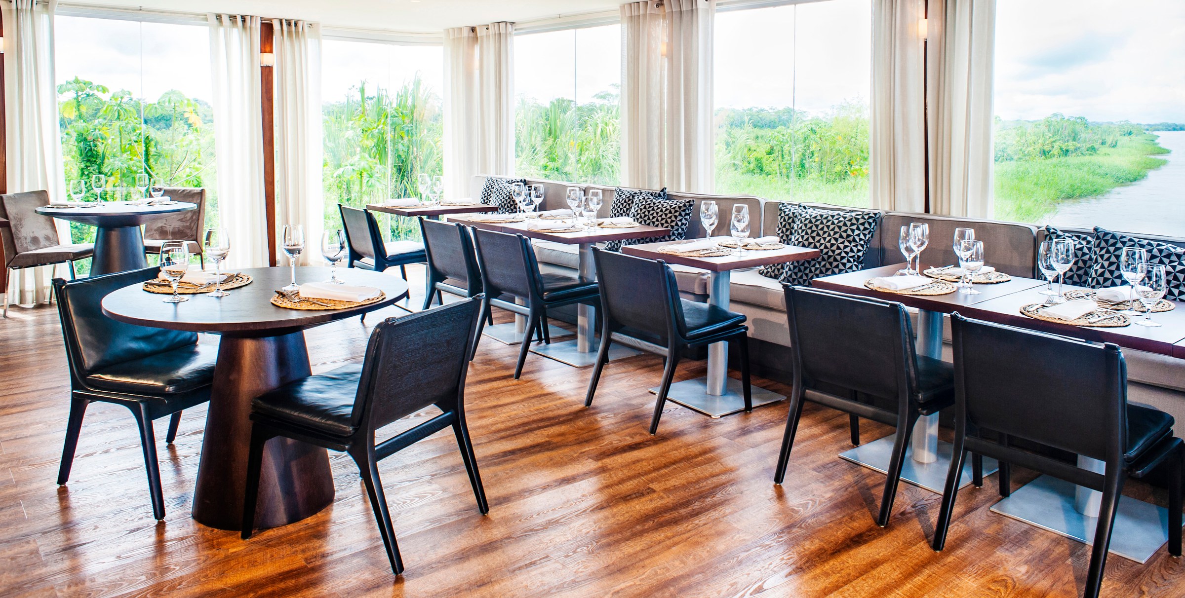 Aria Amazon – Dining Room