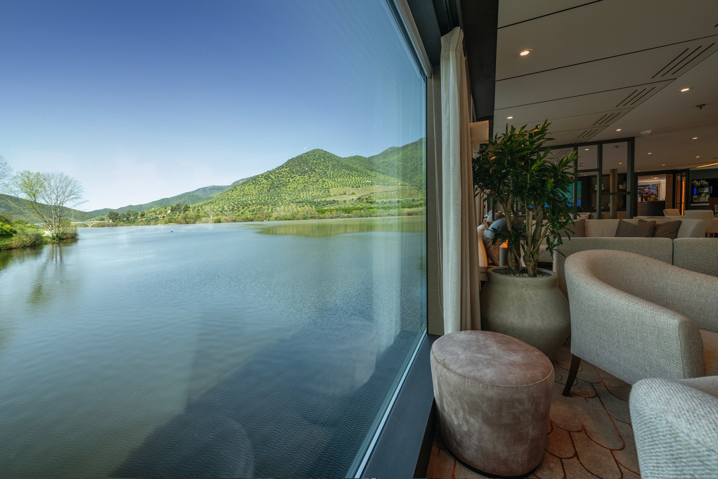 Avalon Alegria Panorama Lounge