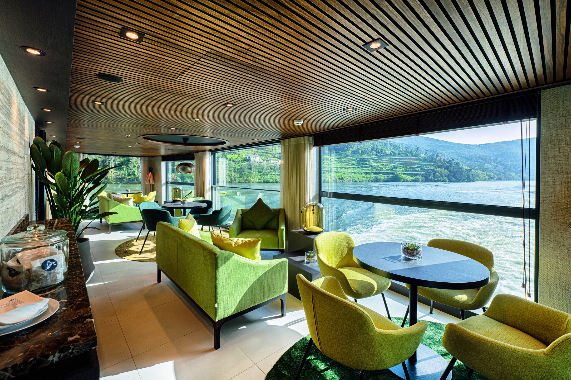 Avalon Alegria Club Lounge