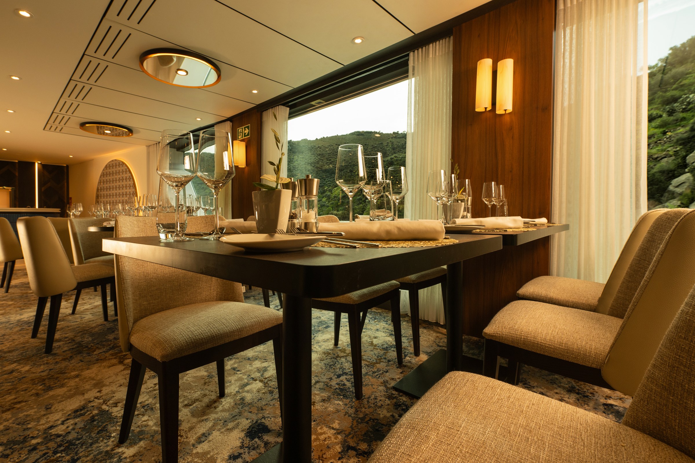 Avalon Alegria Dining