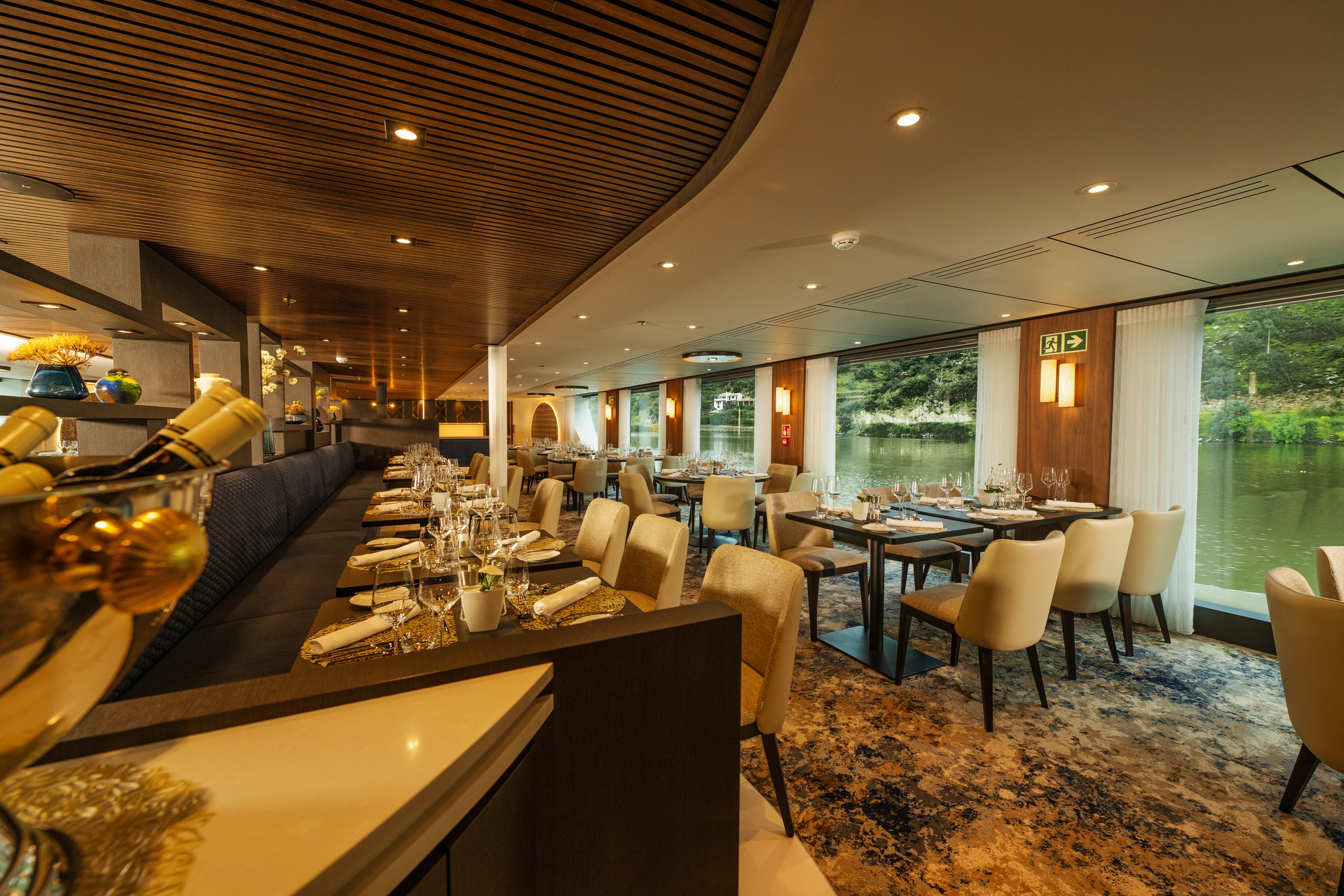 Avalon Alegria Dining