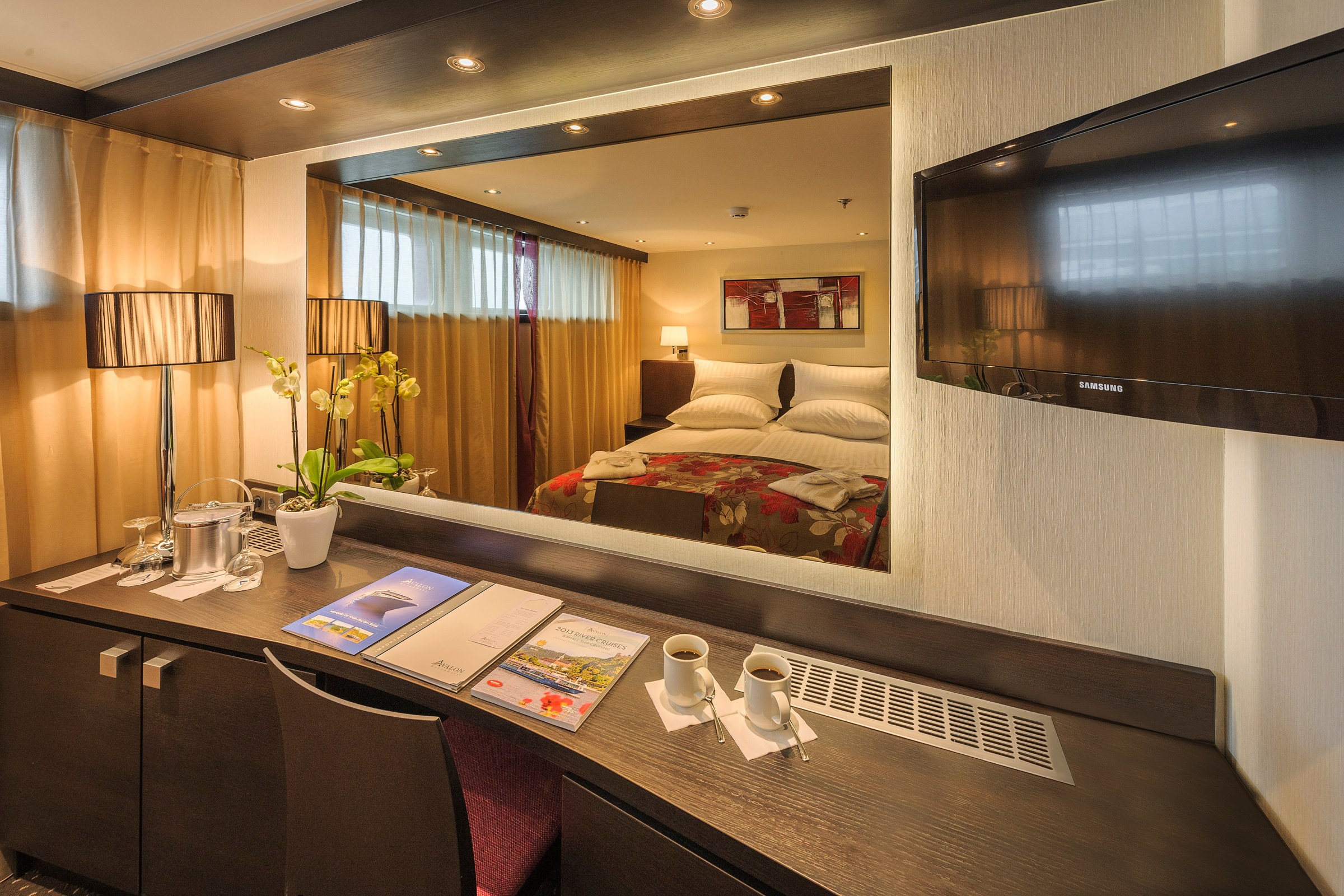 Avalon Artistry II Deluxe Stateroom rev