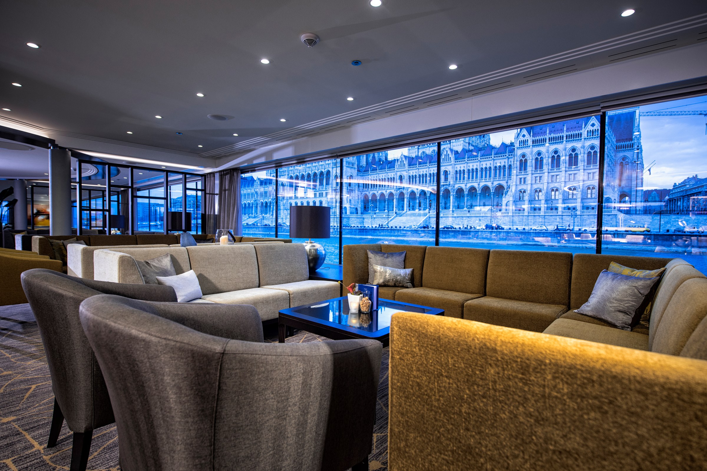Avalon Envision Panorama Lounge