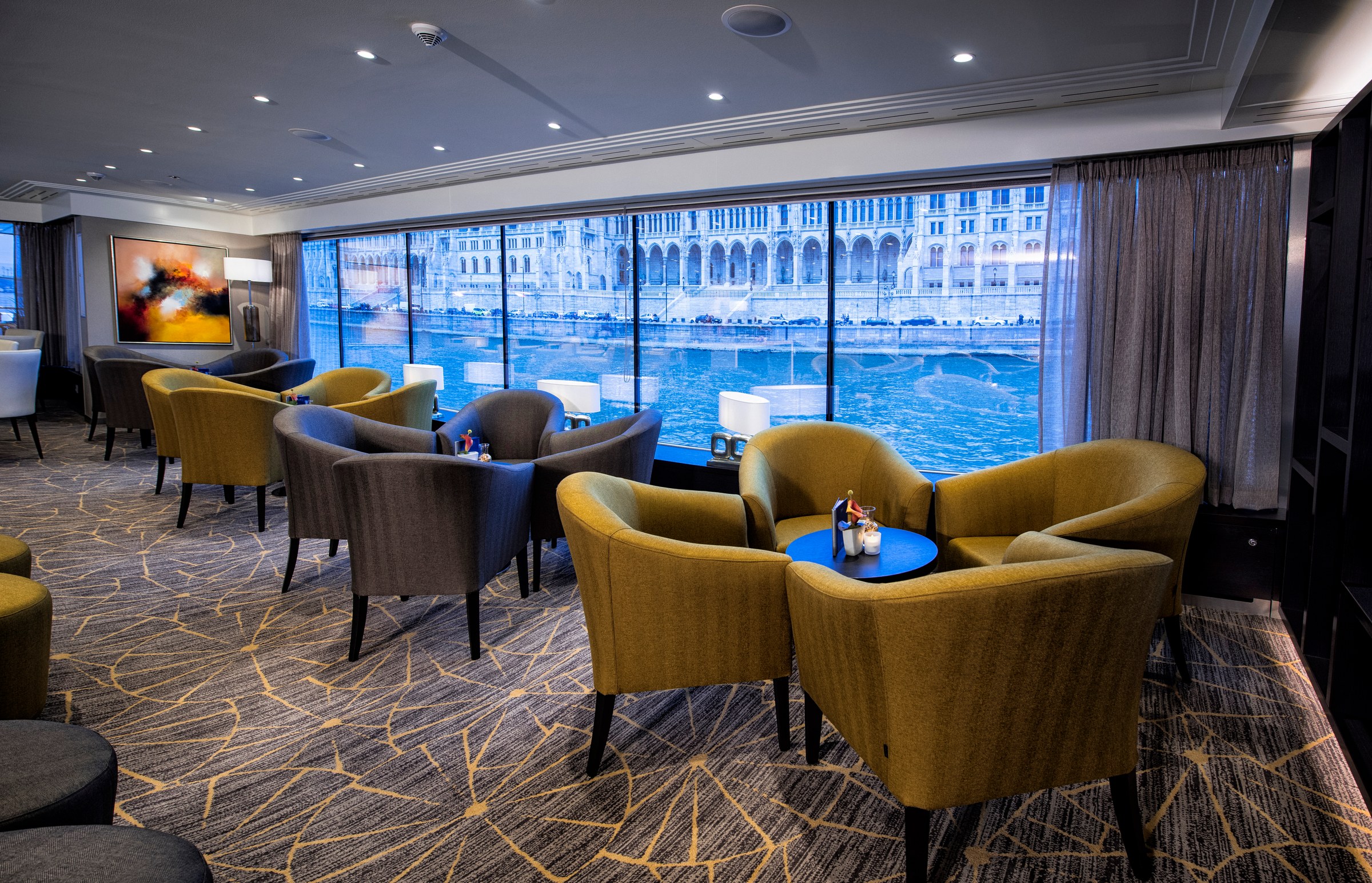 Avalon Envision Panorama Lounge