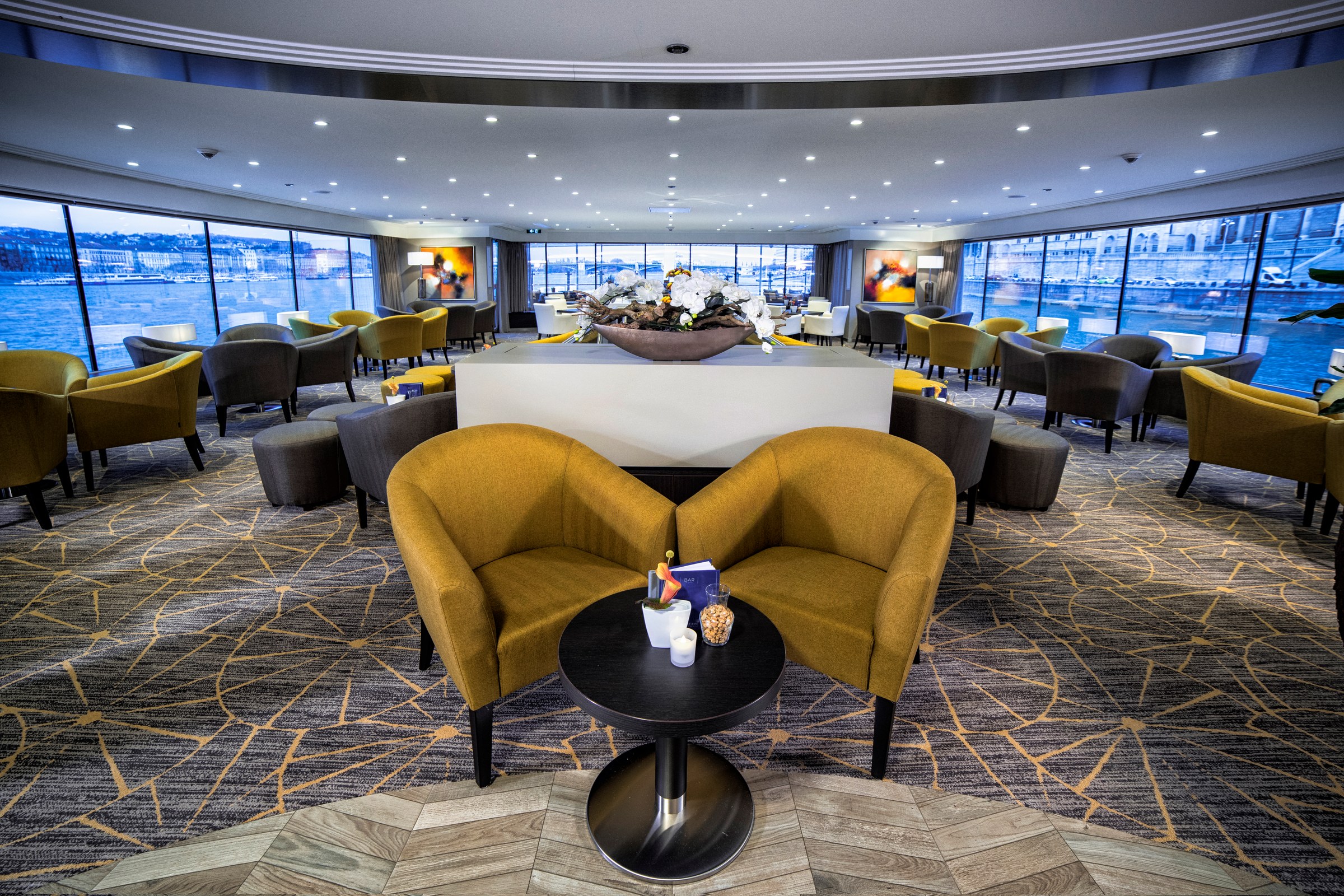Avalon Envision Panorama Lounge