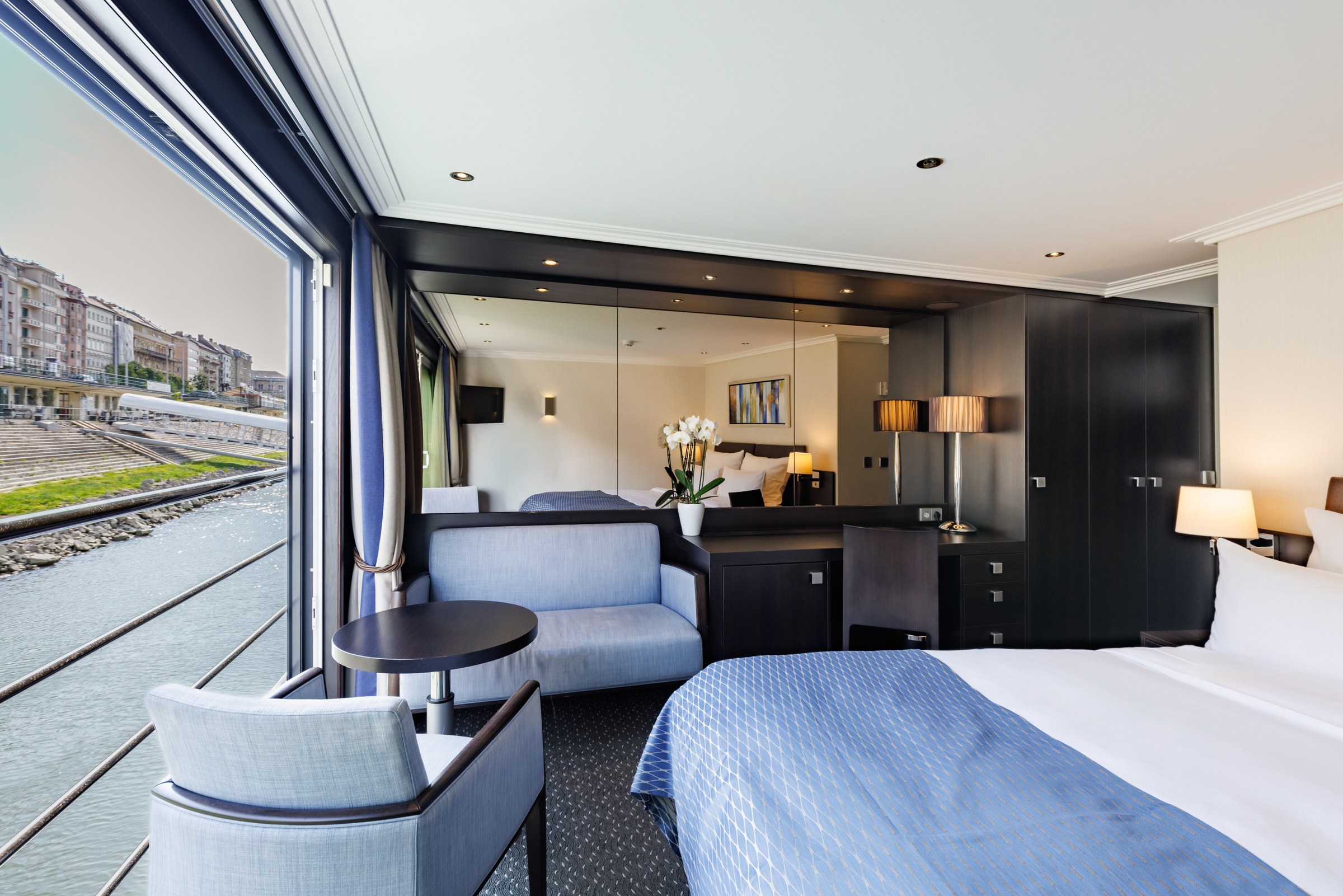 Avalon Illumination Panorama Suite
