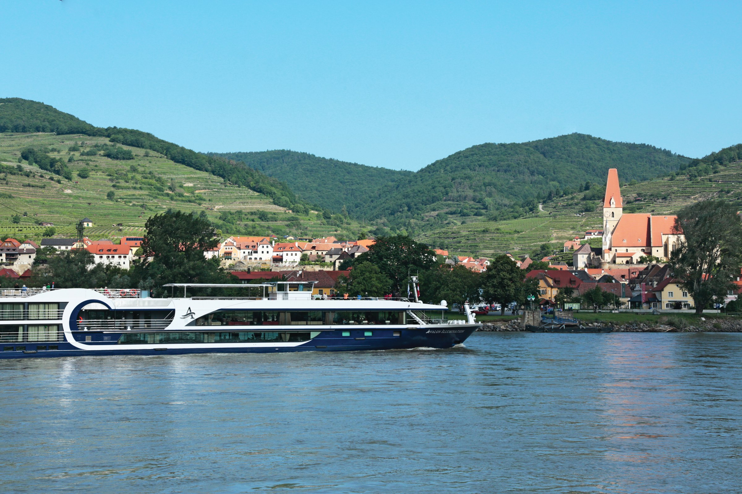 Avalon Illumination river cruise ship exterior