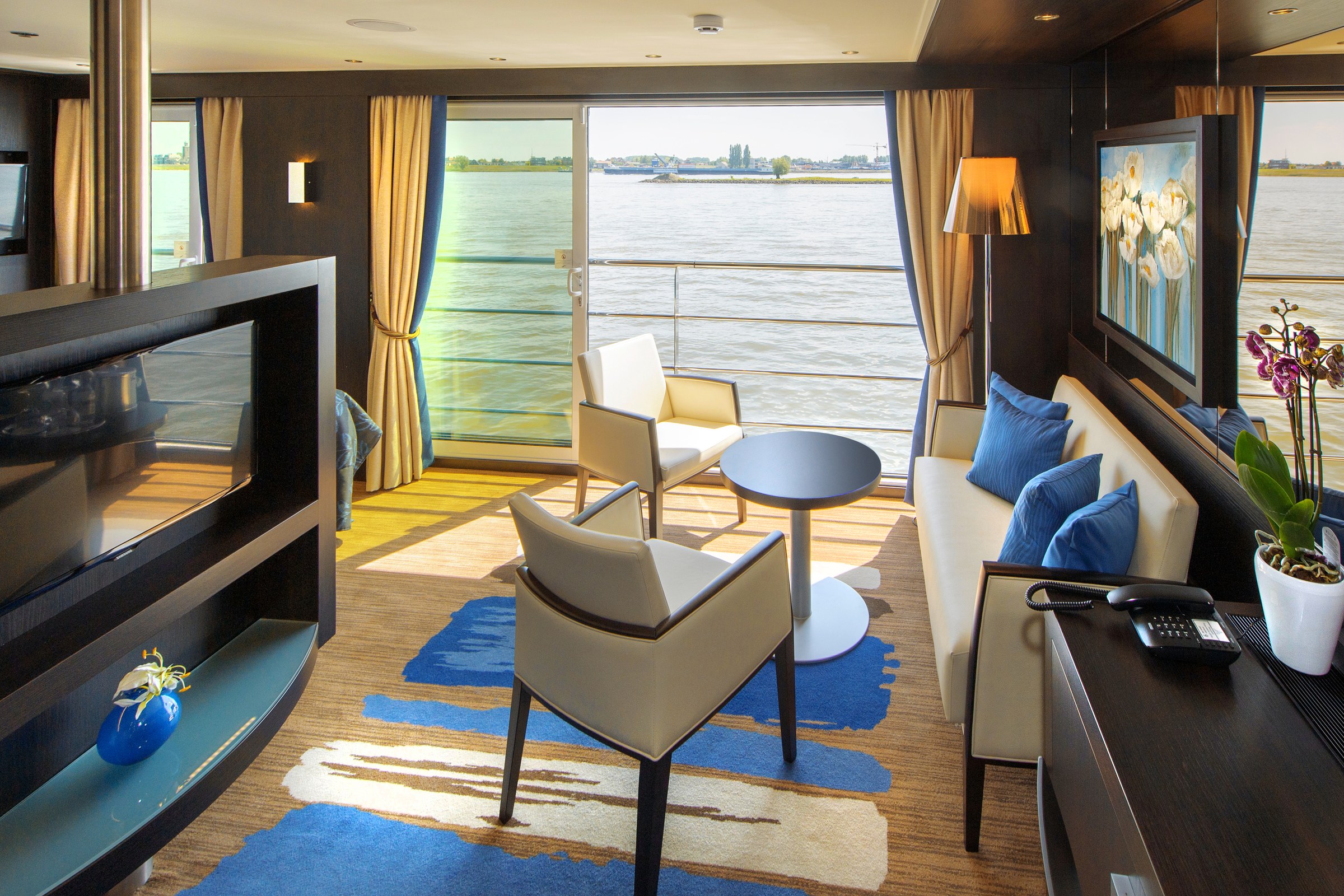 Avalon Illumination Royal Suite