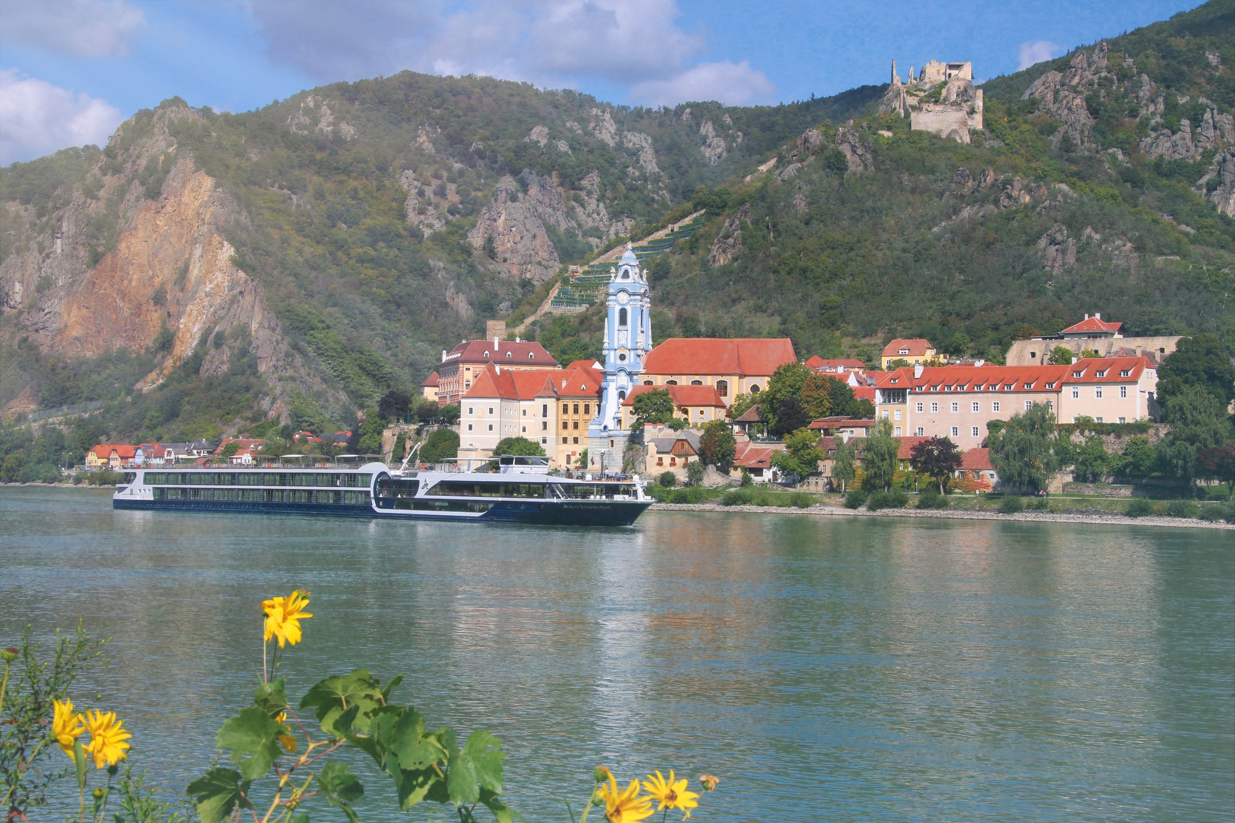 Avalon Illumination river cruise ship exterior