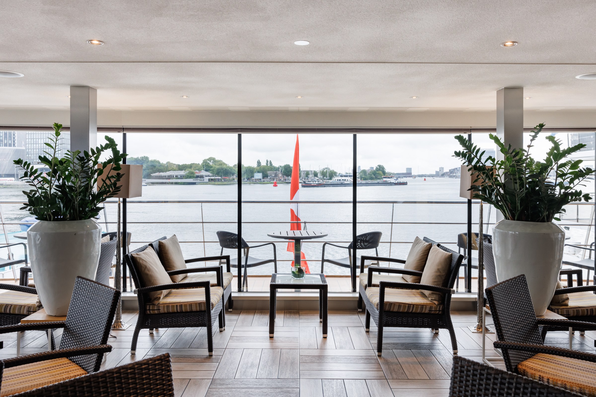 Avalon Imagery II Club Lounge
