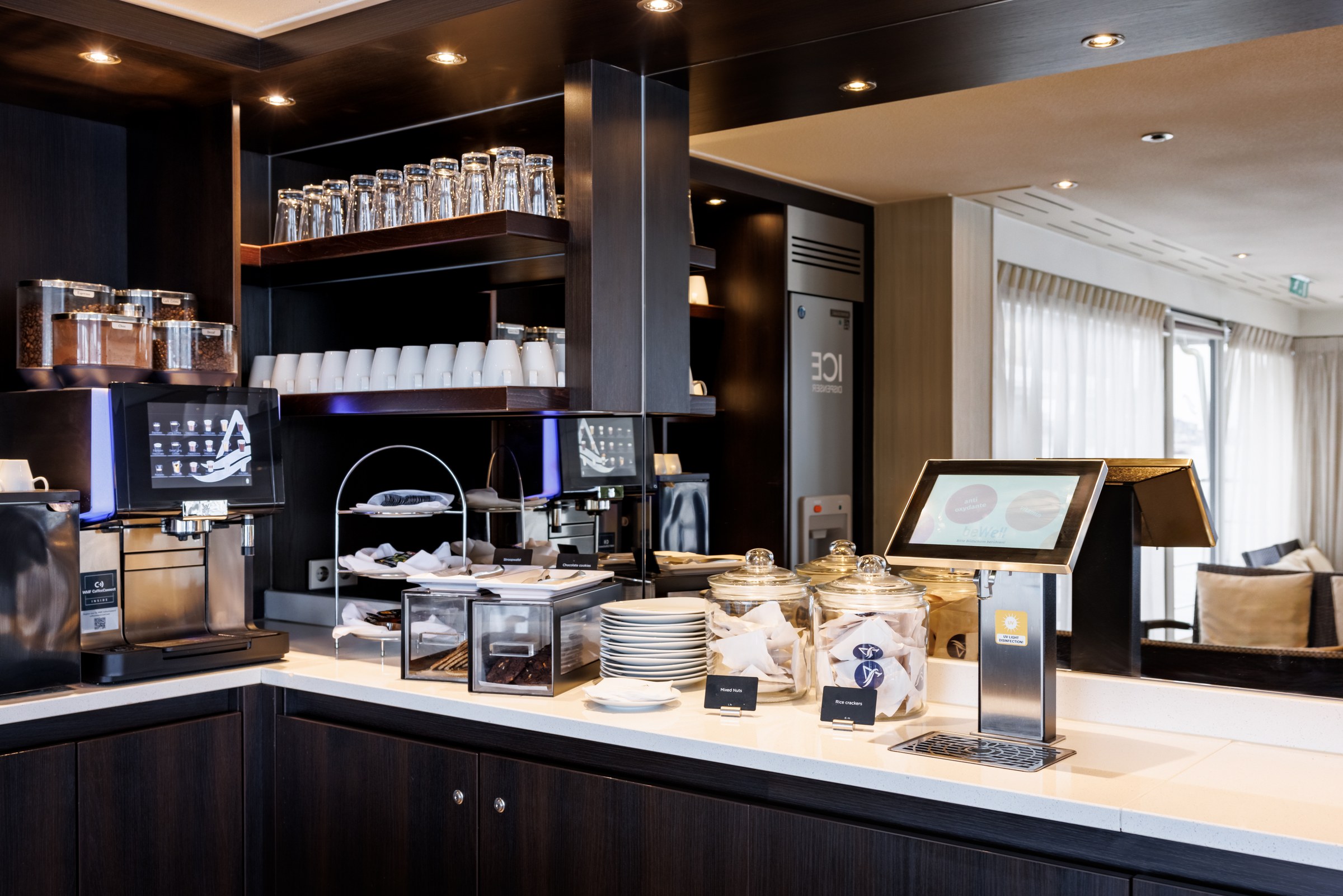 Avalon Imagery II Club Lounge