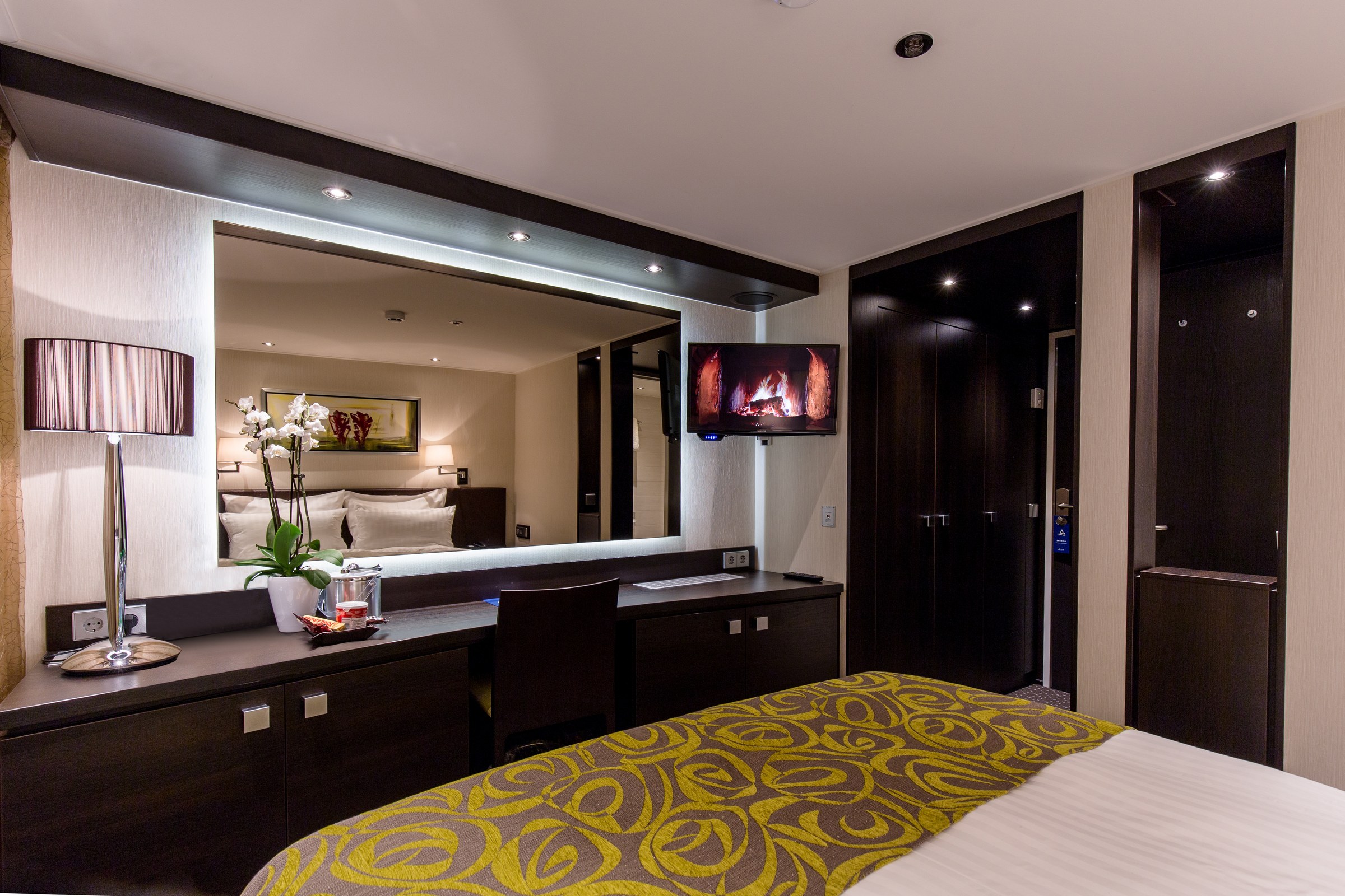 Avalon Impression Deluxe Stateroom