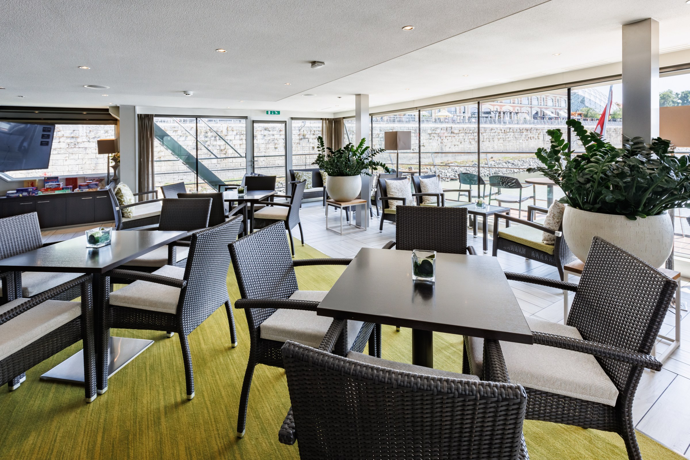 Avalon Impression Club Lounge