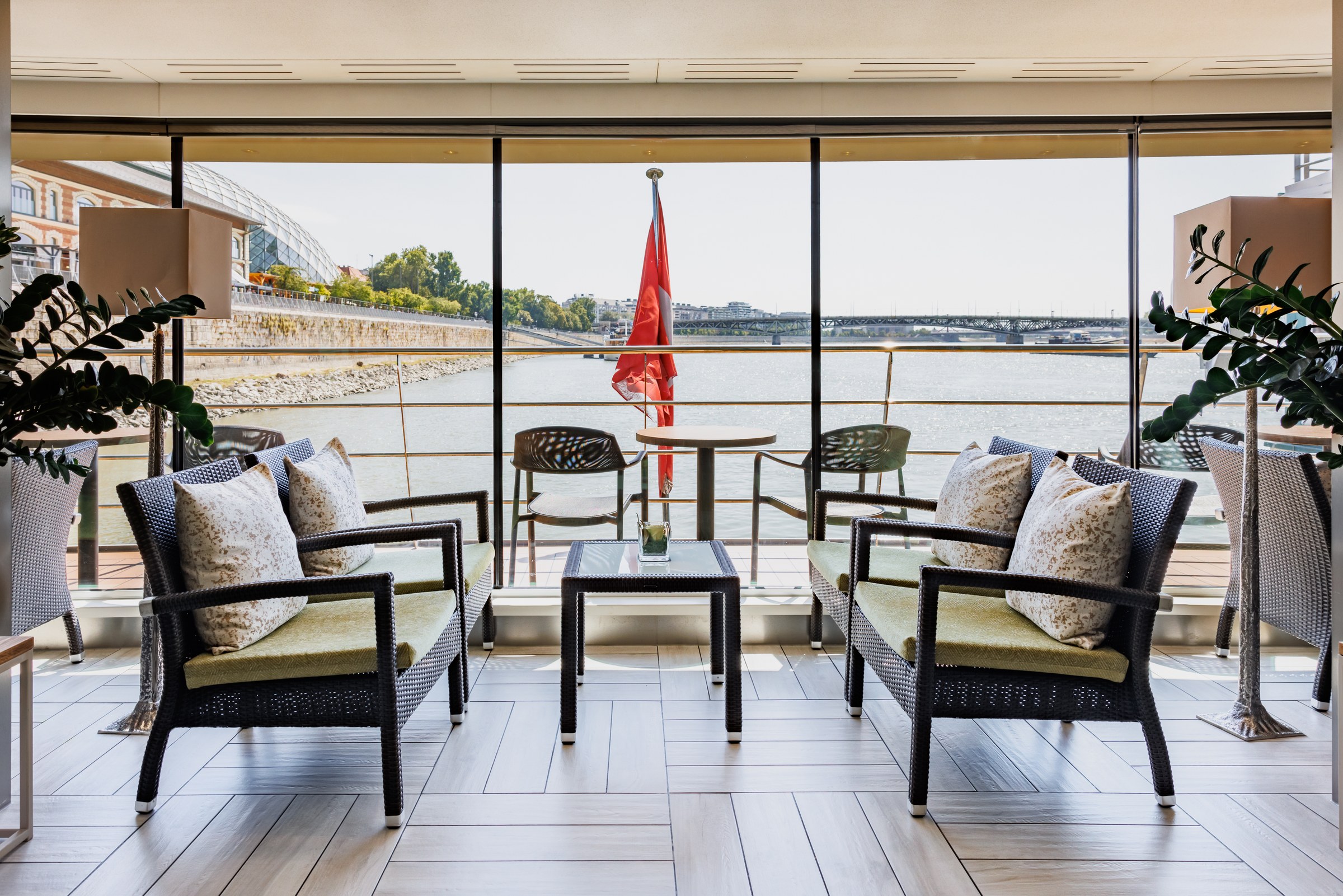 Avalon Impression Club Lounge