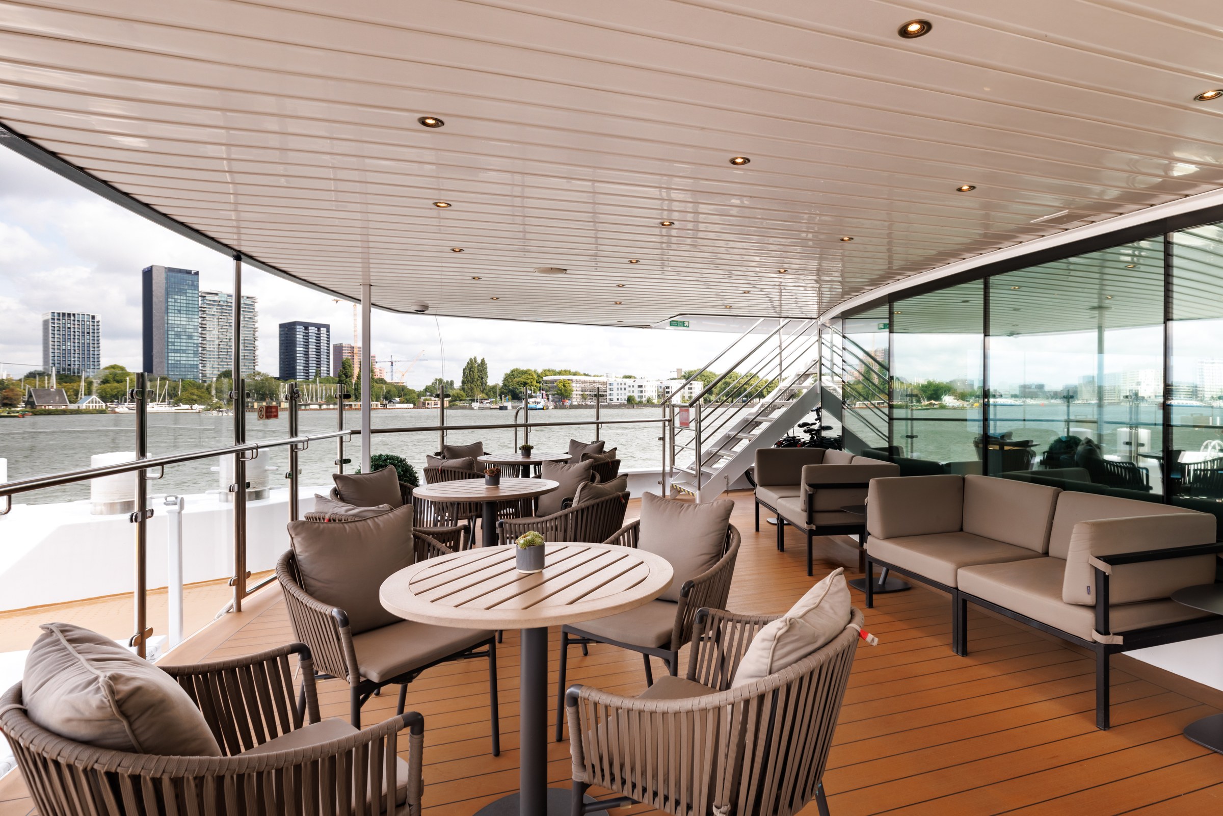 Avalon Panorama ship Observation Lounge