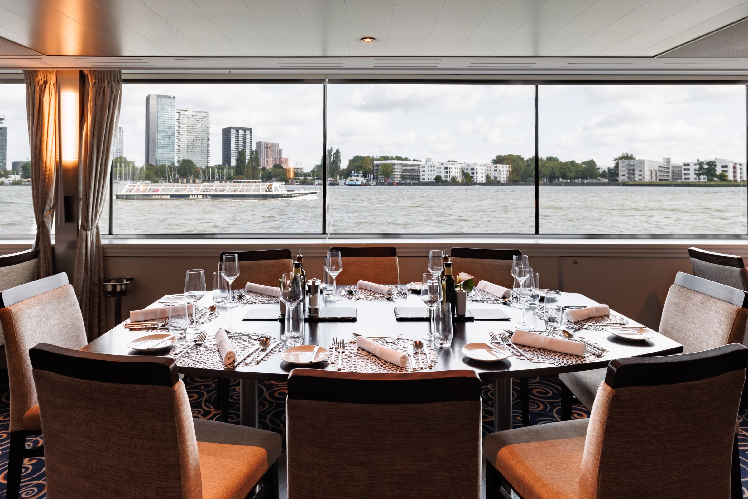 Avalon Panorama ship Dining Room