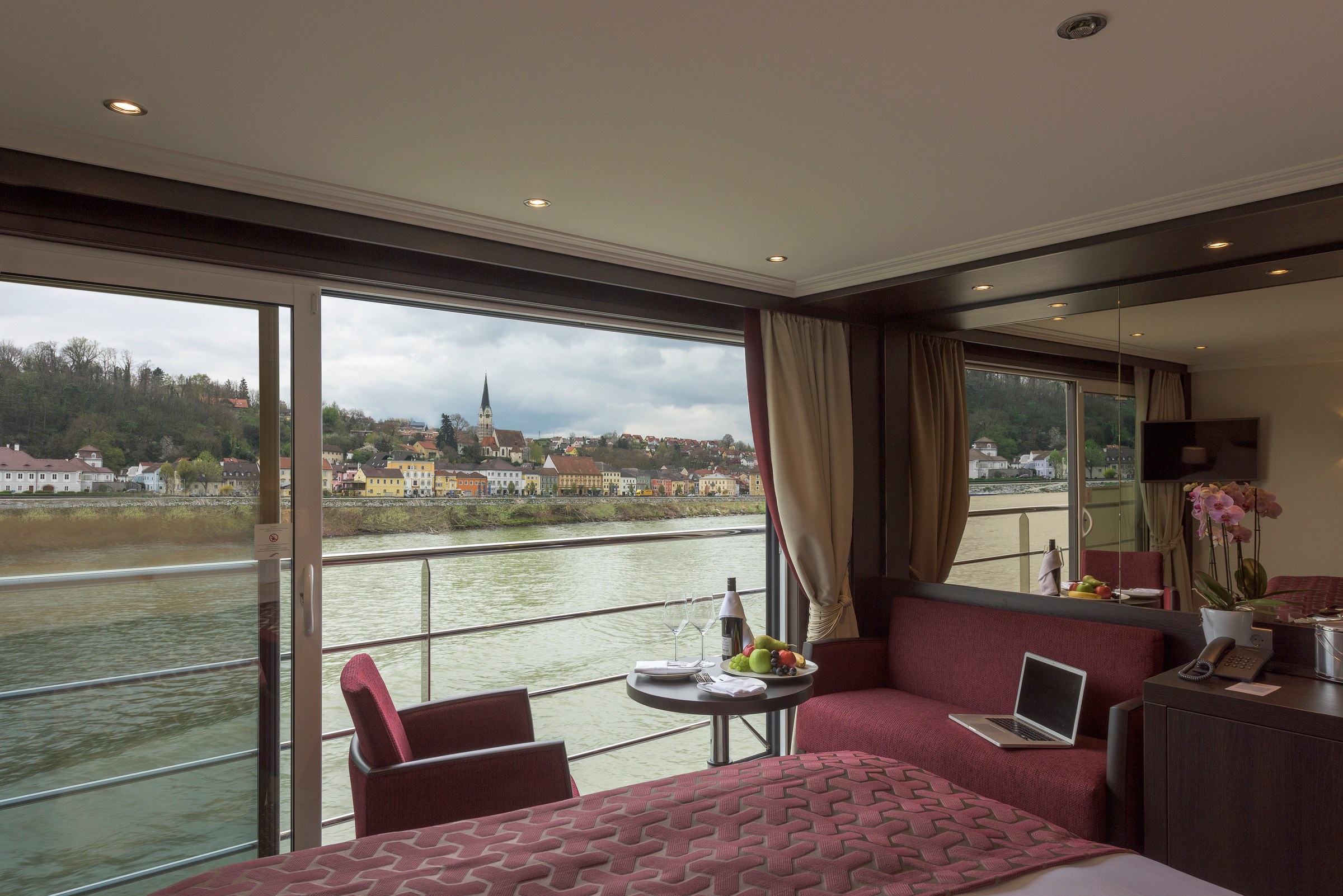 Avalon Passion Panorama Suite