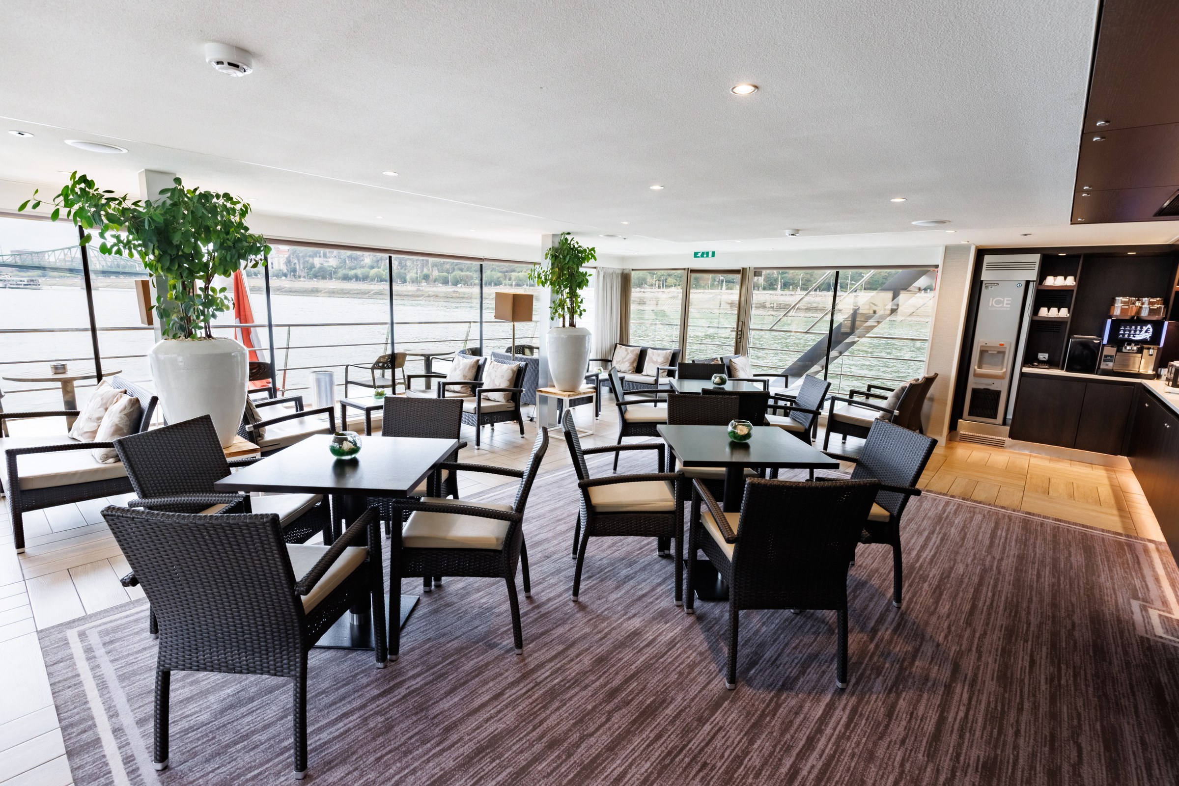 Avalon Passion Club Lounge