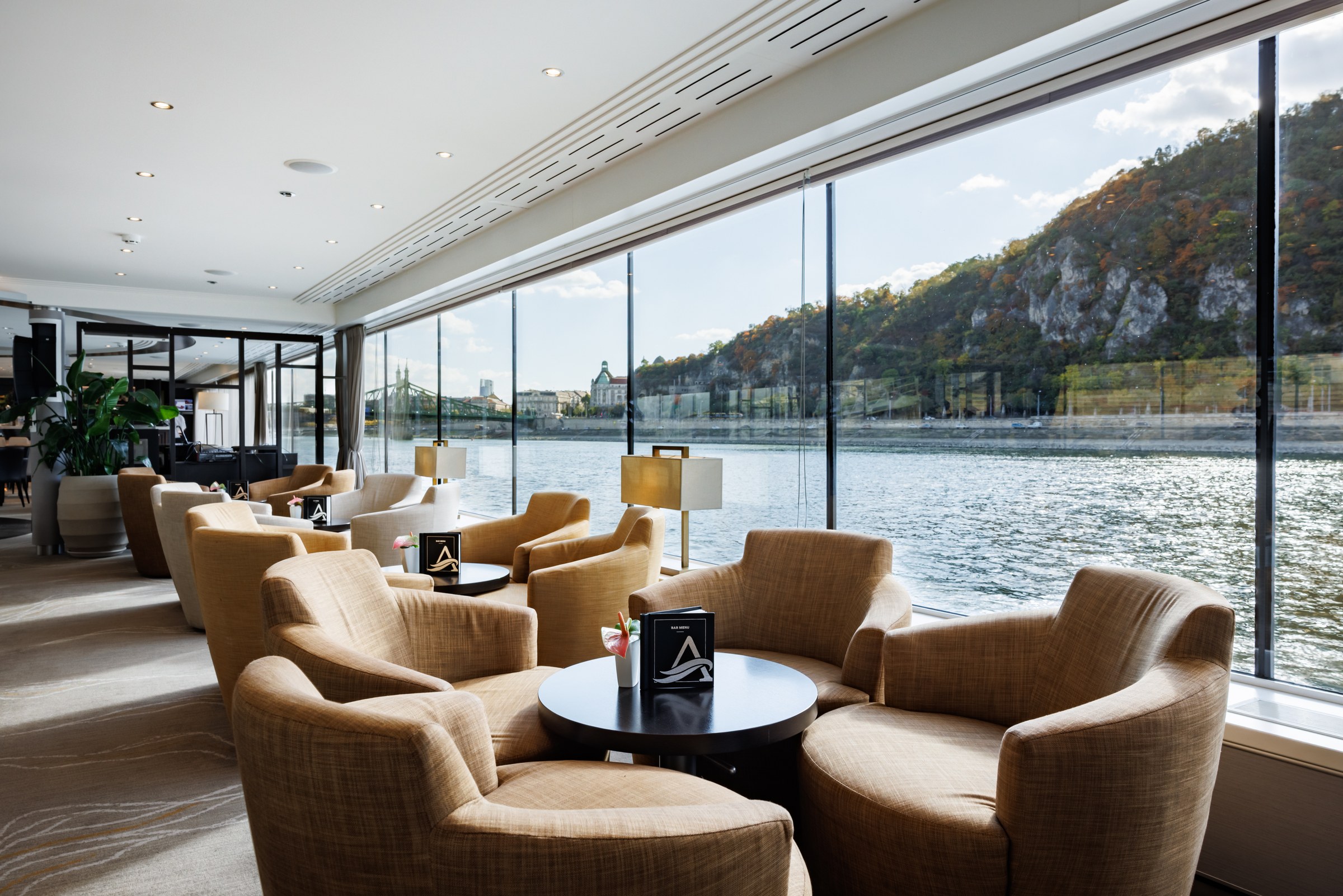 Avalon Passion Panorama Lounge