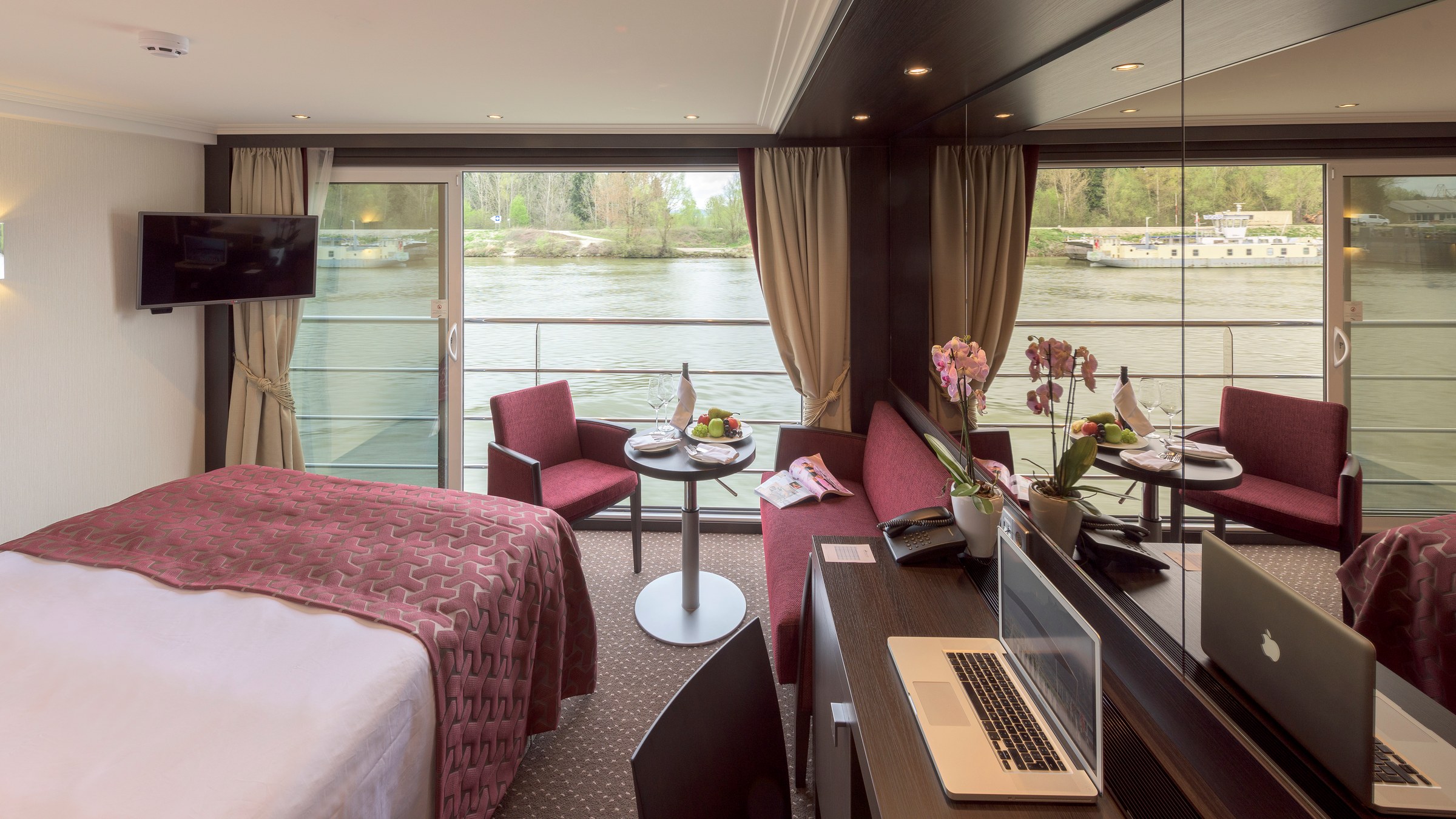 Avalon Passion Panorama Suite